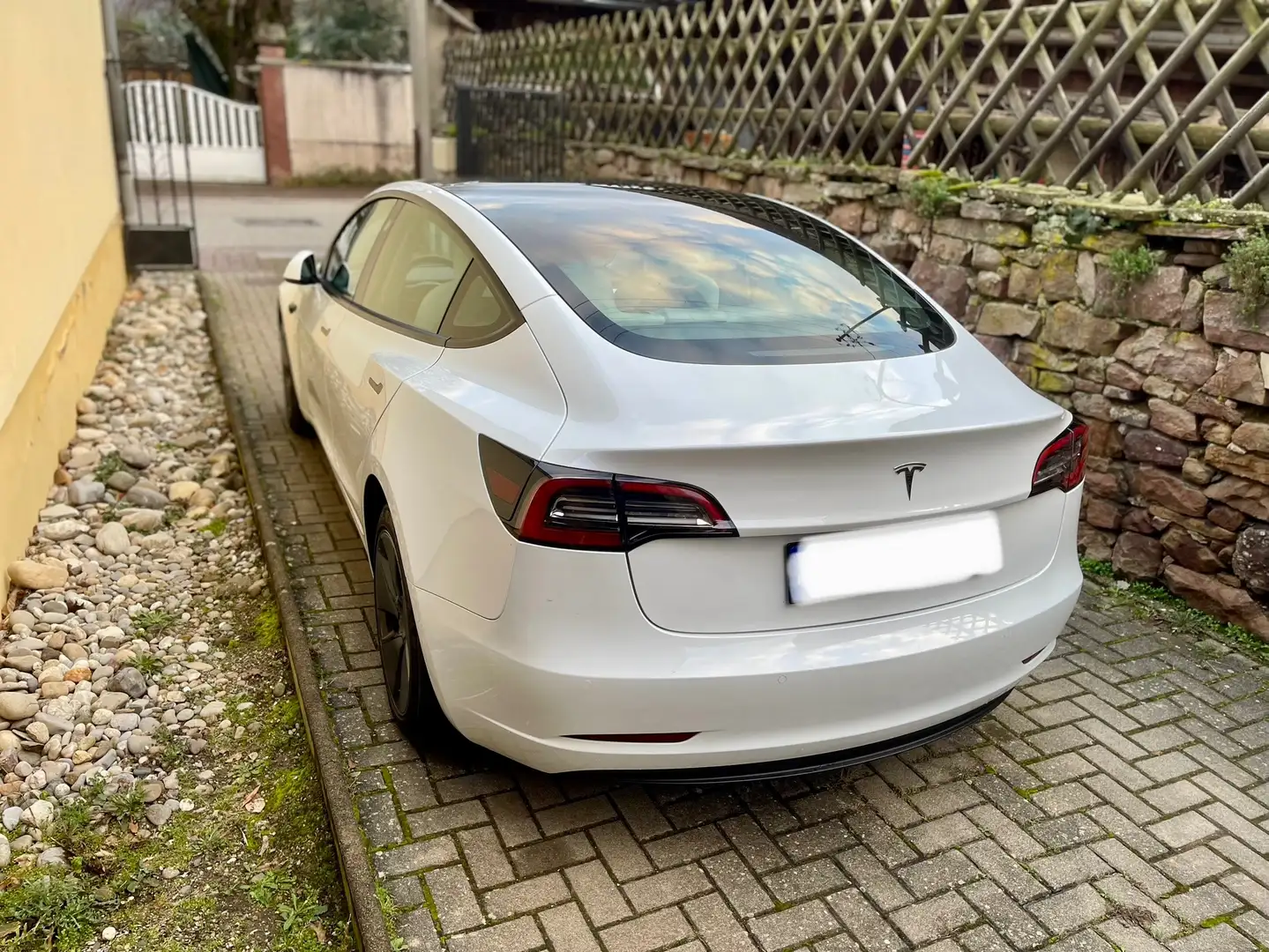Tesla Model 3 Standard Range Plus RWD Blanc - 2