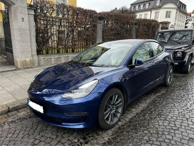Tesla Model 3 Long Range w Boost. Allradantrieb Dual Motor