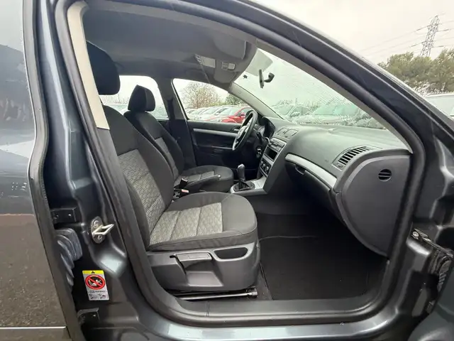 Skoda Octavia view 8