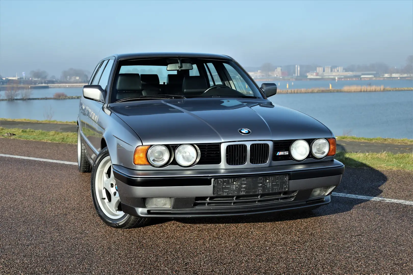 BMW M5 5-serie Touring E34 Youngtimer Gri - 2