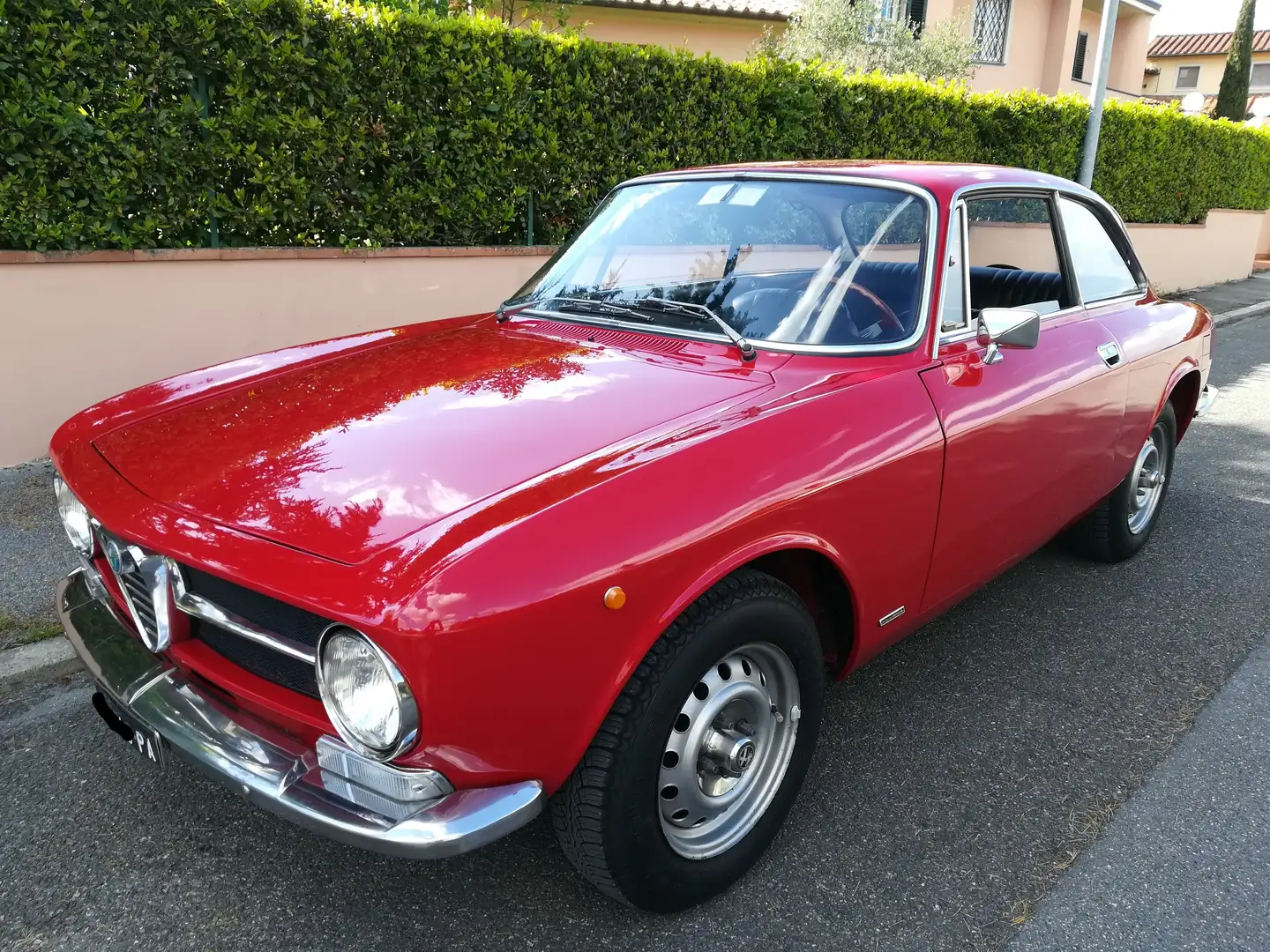 Alfa Romeo Giulia GT 1300 Junior Rojo - 1