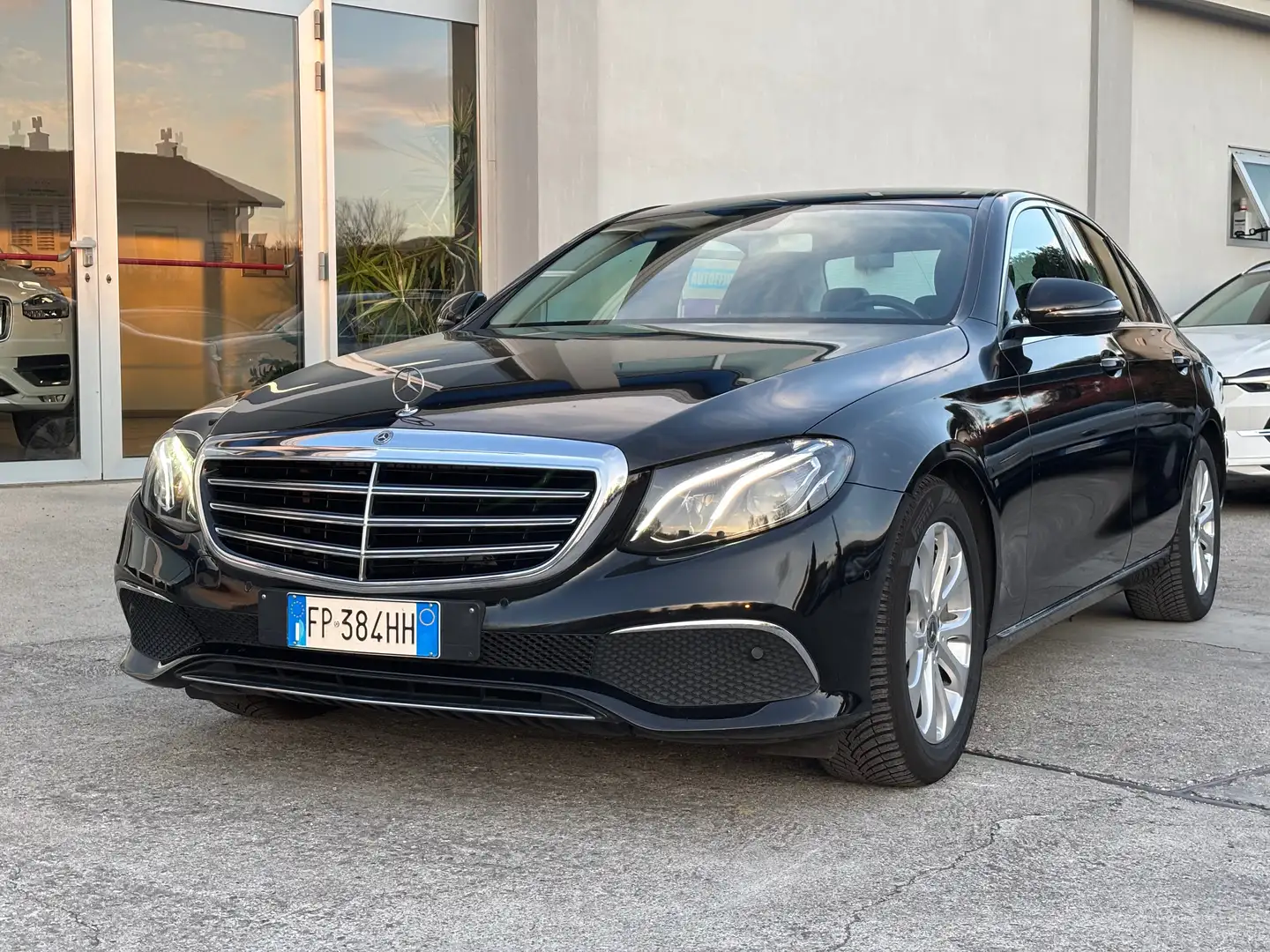 Mercedes-Benz E 220 E 220d | EXCLUSIVE | IVA ESPOSTA Noir - 1