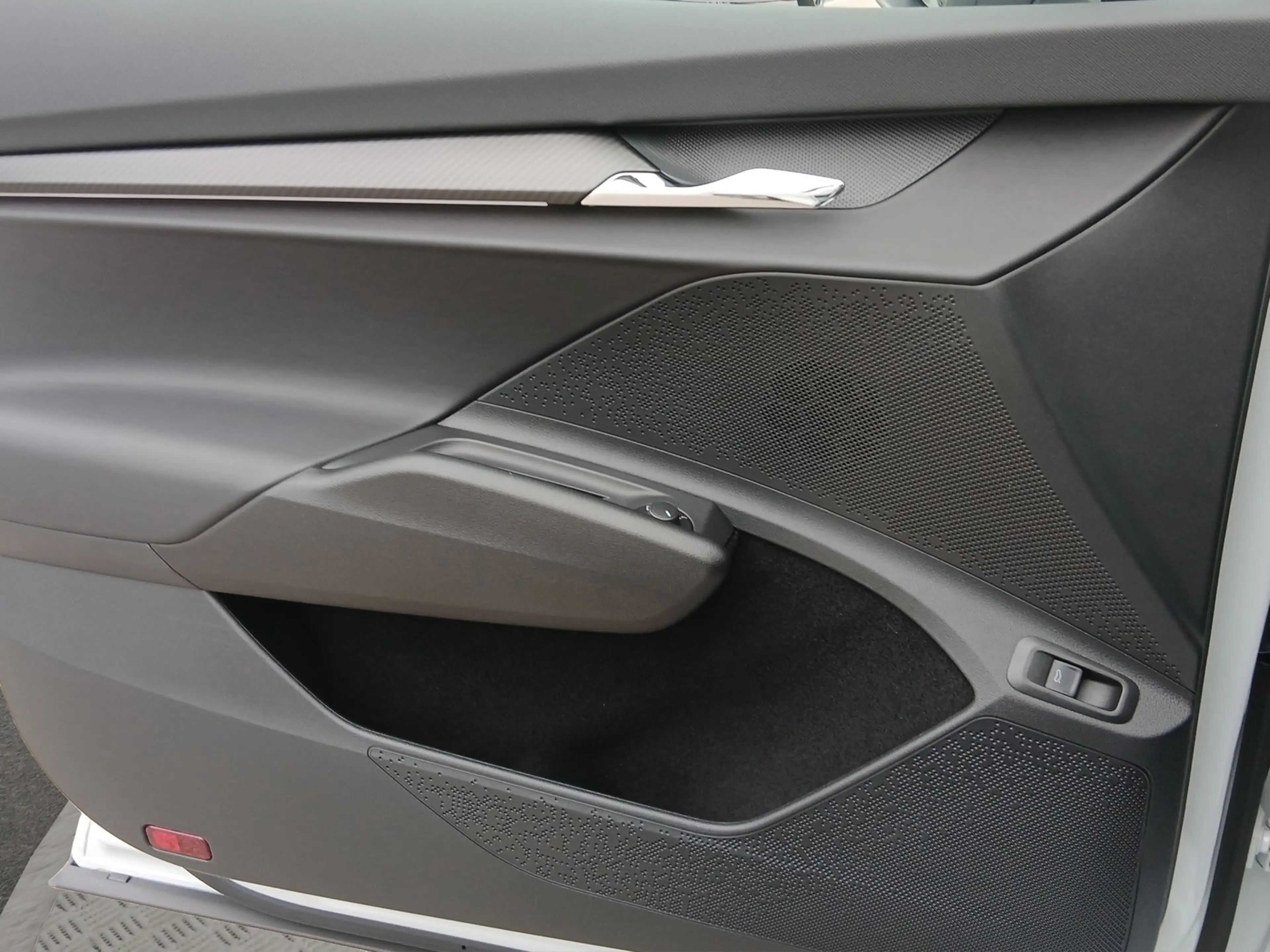 Skoda Enyaq 80 x Sportline Pano HUD Matrix — photo 12