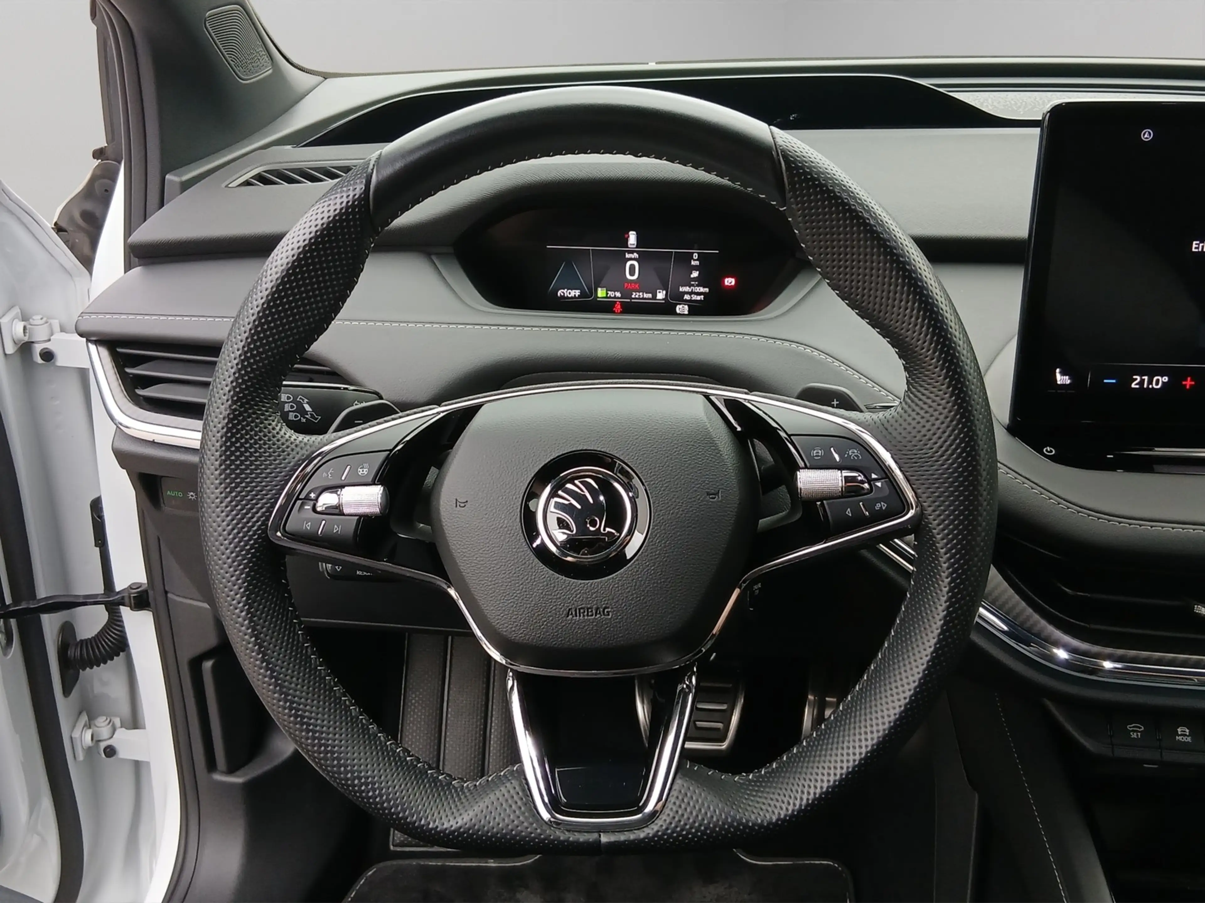 Skoda Enyaq 80 x Sportline Pano HUD Matrix — photo 10
