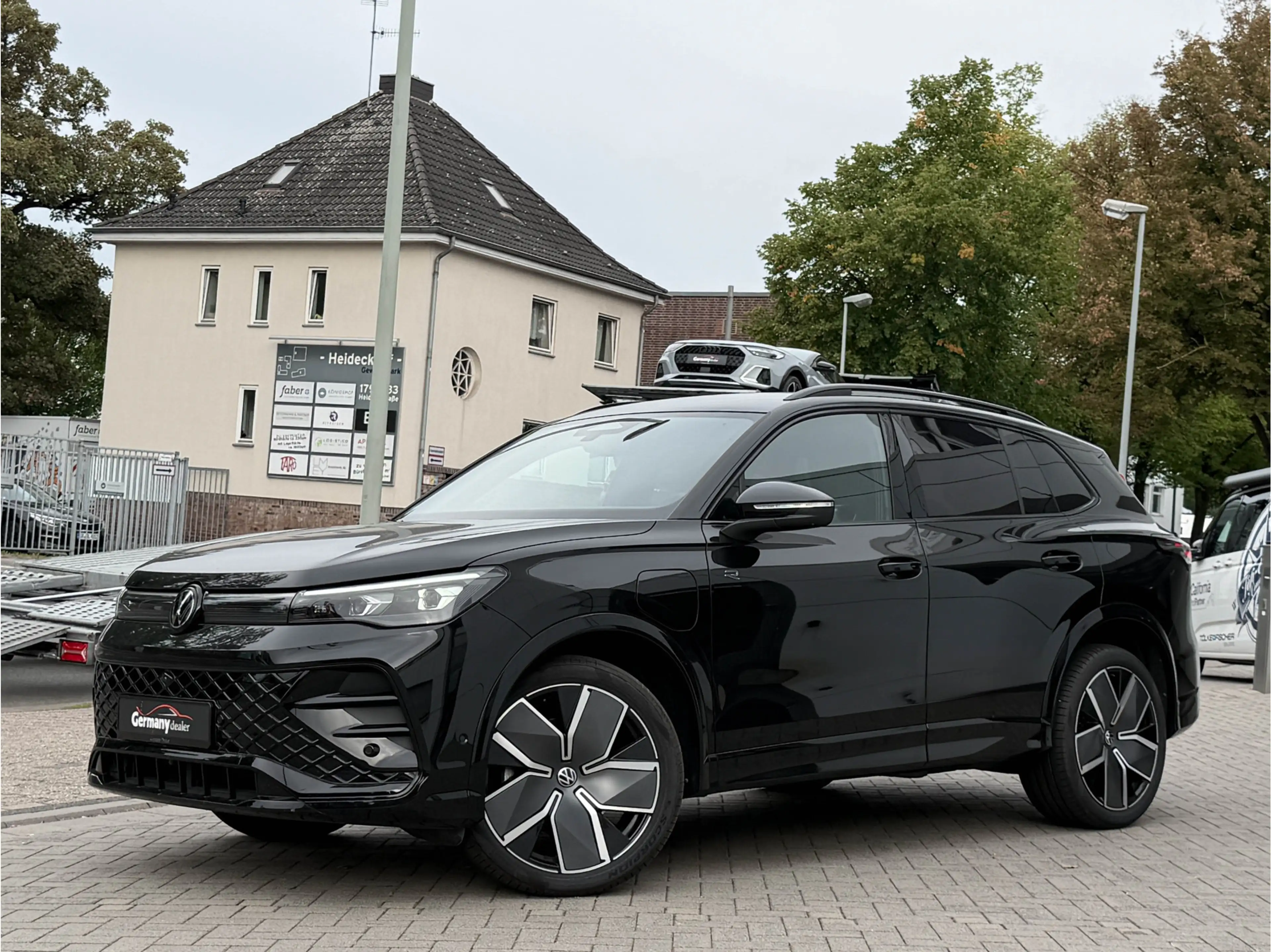 Volkswagen Tiguan 1.5 eHybrid R-Line Edition R-Zetels IQ-light Sfeer — photo 11