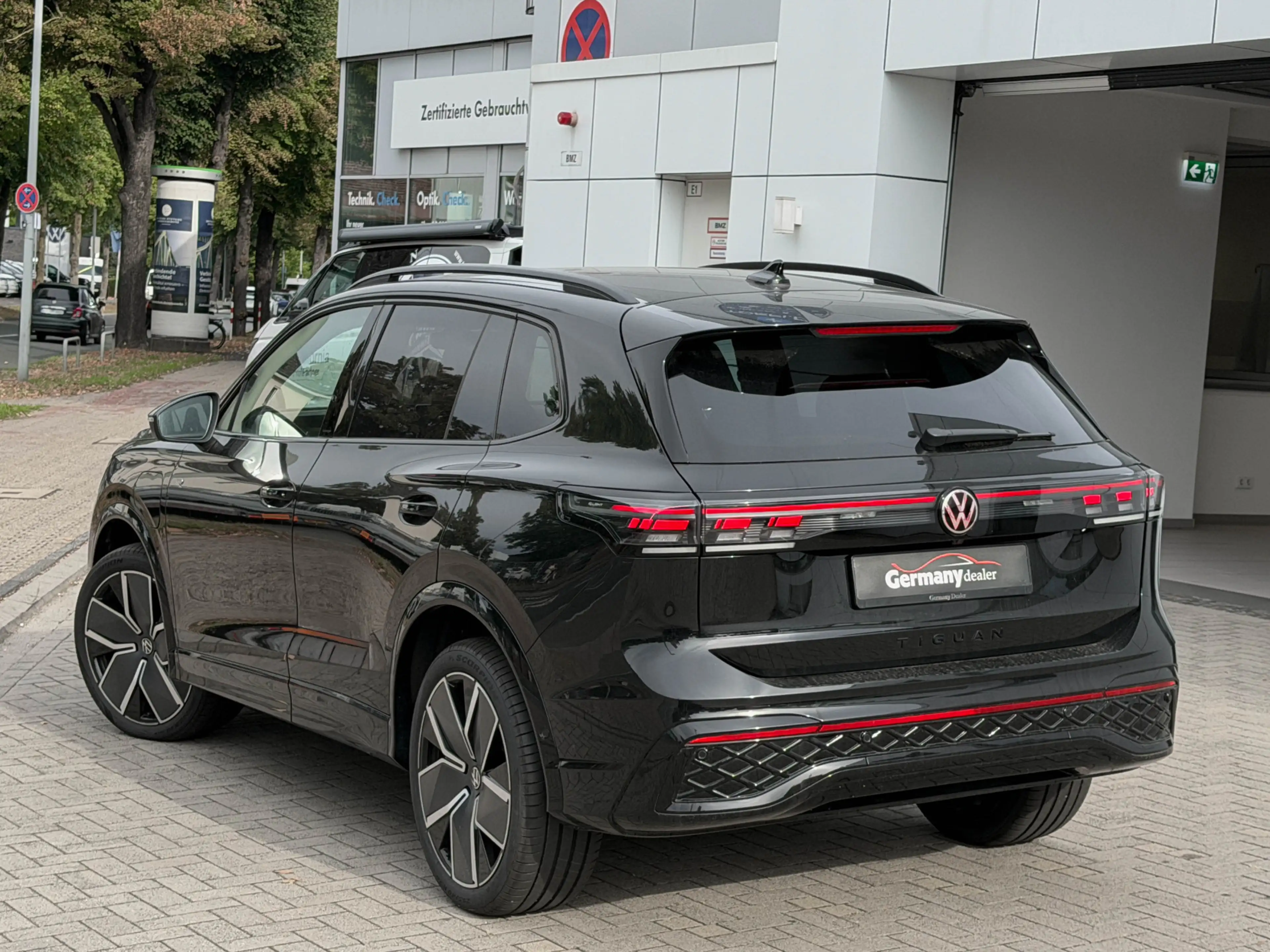 Volkswagen Tiguan 1.5 eHybrid R-Line Edition R-Zetels IQ-light Sfeer — photo 5