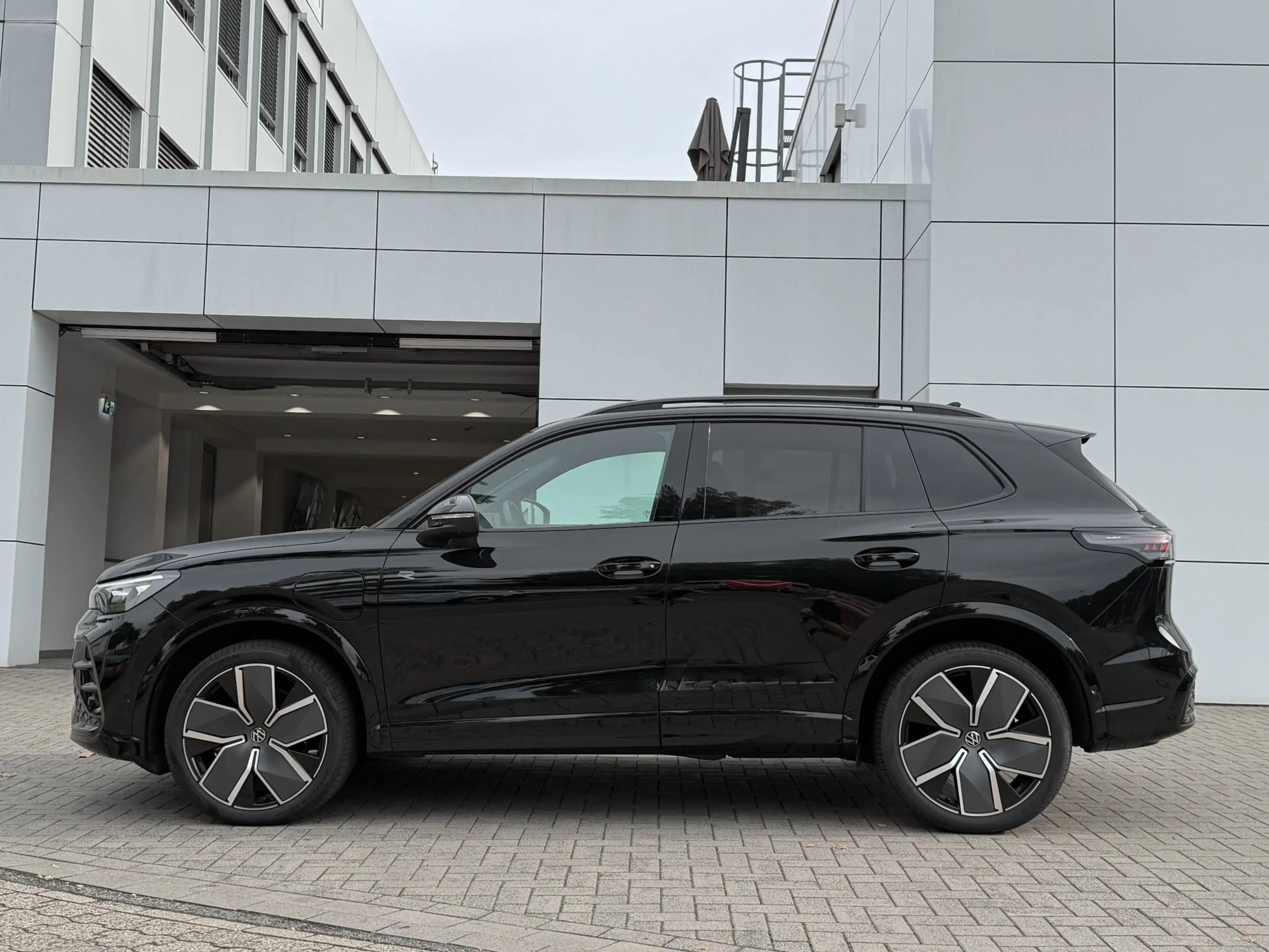 Volkswagen Tiguan 1.5 eHybrid R-Line Edition R-Zetels IQ-light Sfeer — photo 6
