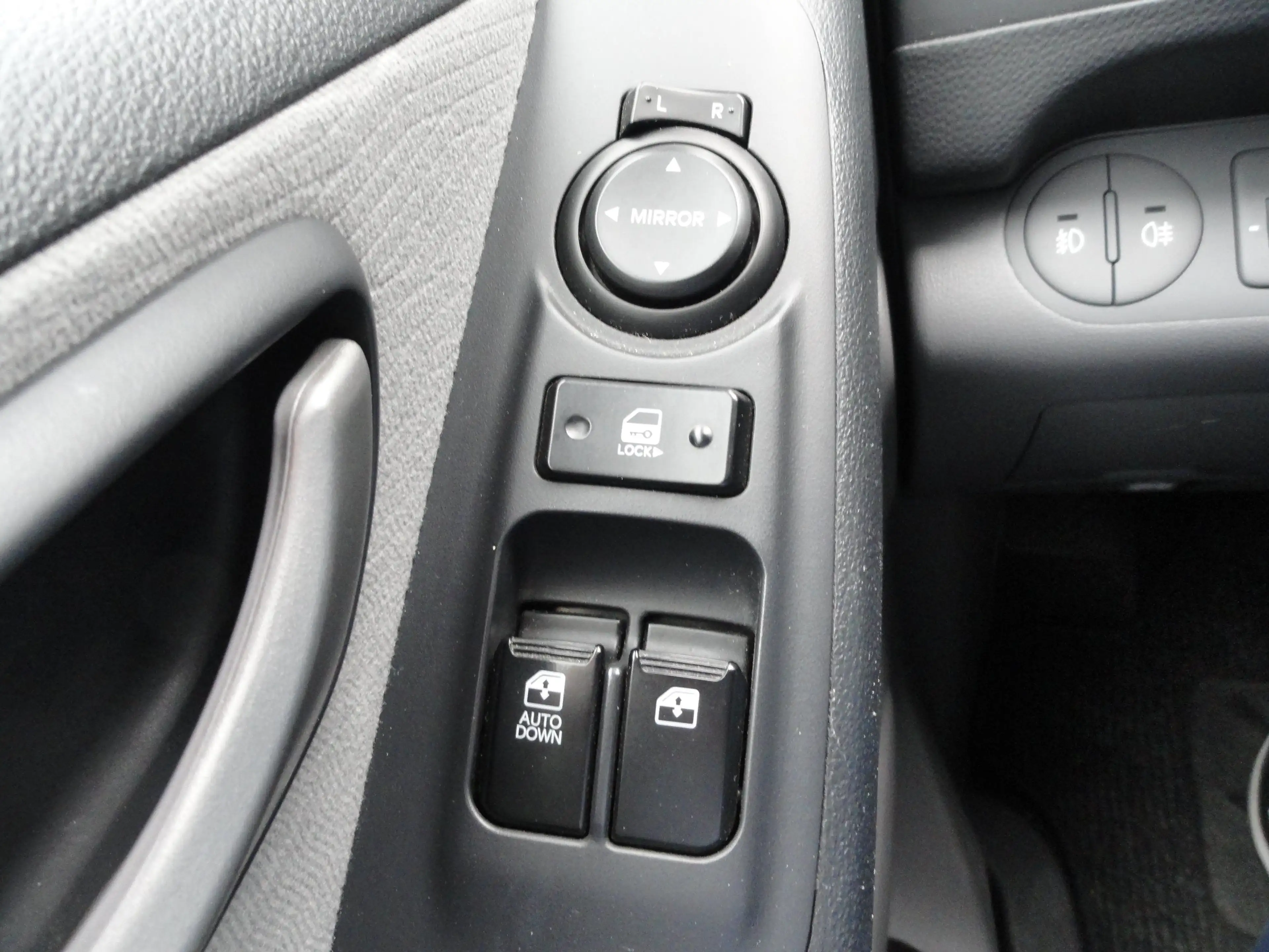 Hyundai H-1 2.5 CRDi 5 Sitzer+Klima+AHK — photo 13