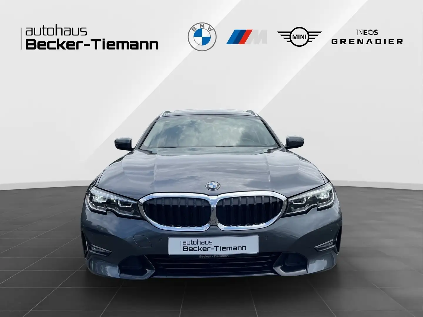 BMW 318 i Touring/ Sport Line/ PanoDach/ DrivAss/ LC Prof. Grey - 2
