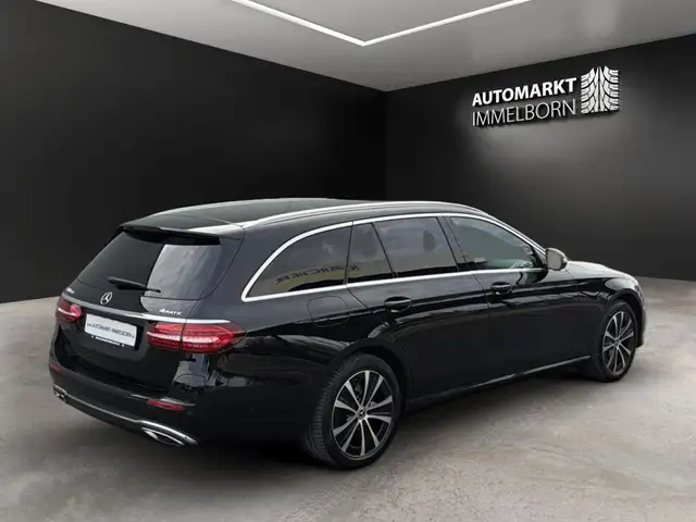 Mercedes-Benz E-Class view 8