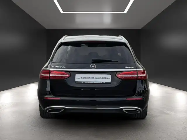 Mercedes-Benz E-Class view 10
