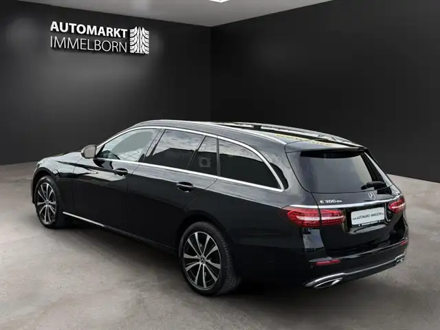 Mercedes-Benz E-Class view 6