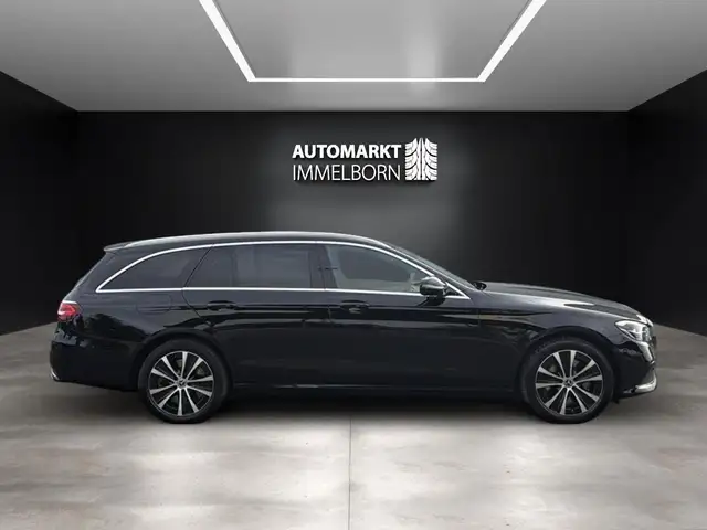 Mercedes-Benz E-Class view 11