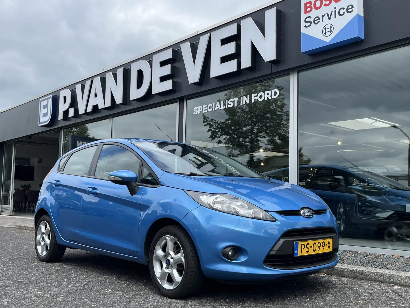 Ford Fiesta 1.25 Trend 5drs Blauw - 1