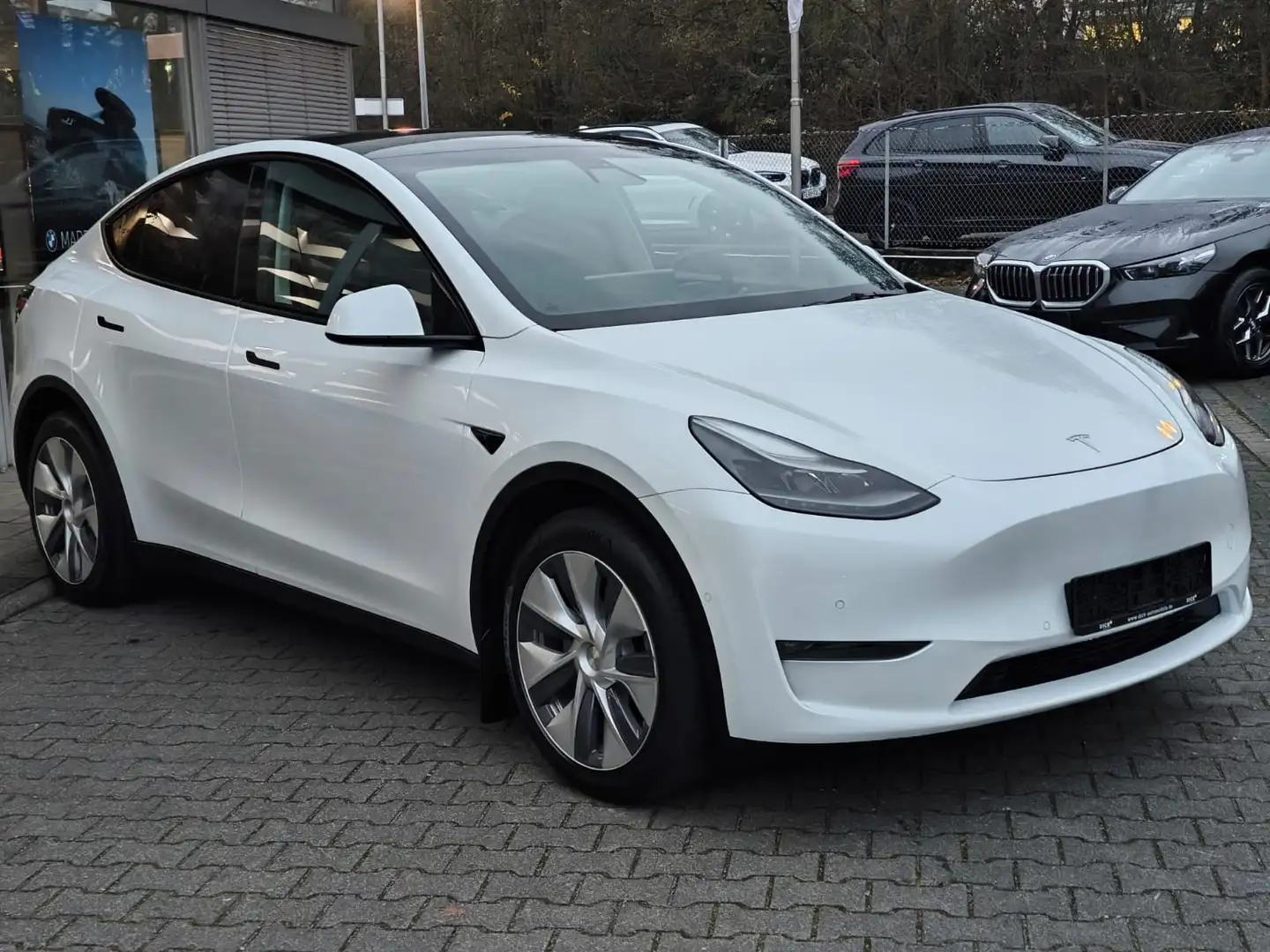 Tesla Model Y LR Dual AWD PANO+STDHZ+NAVI+LED+ACC+ Weiß - 2