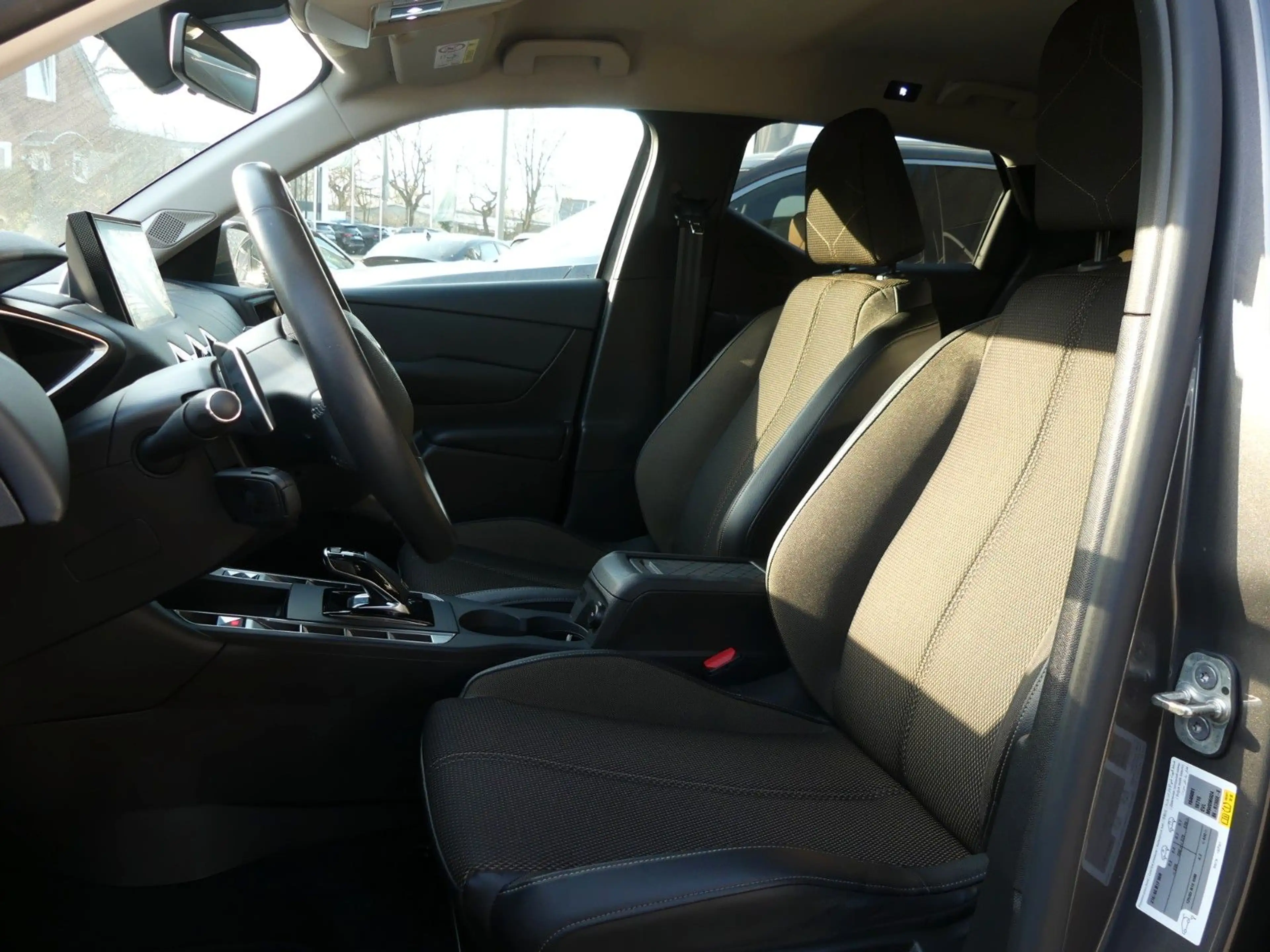 DS Automobiles DS 3 Crossback Bastille PT130AT — photo 10