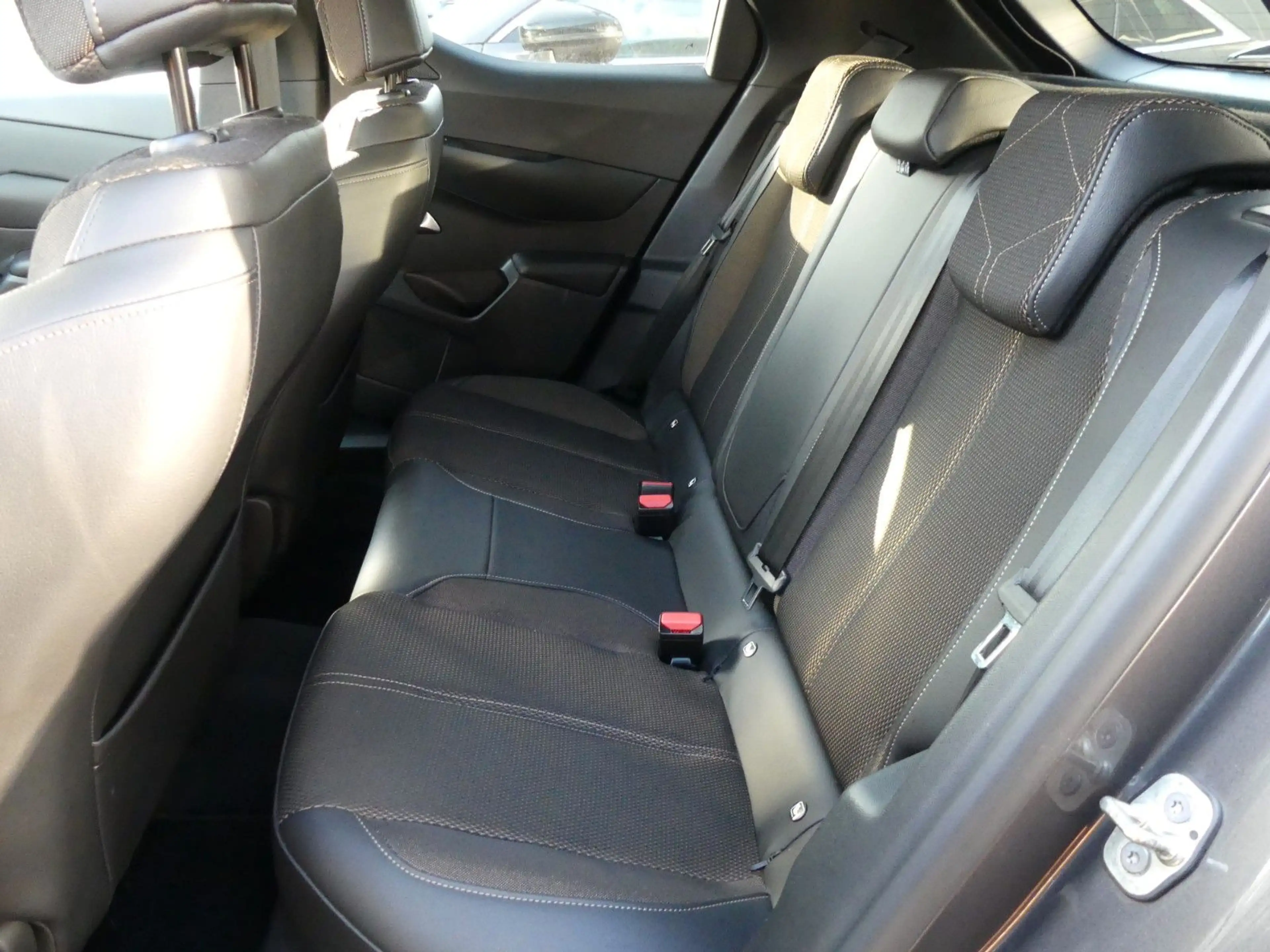 DS Automobiles DS 3 Crossback Bastille PT130AT — photo 11