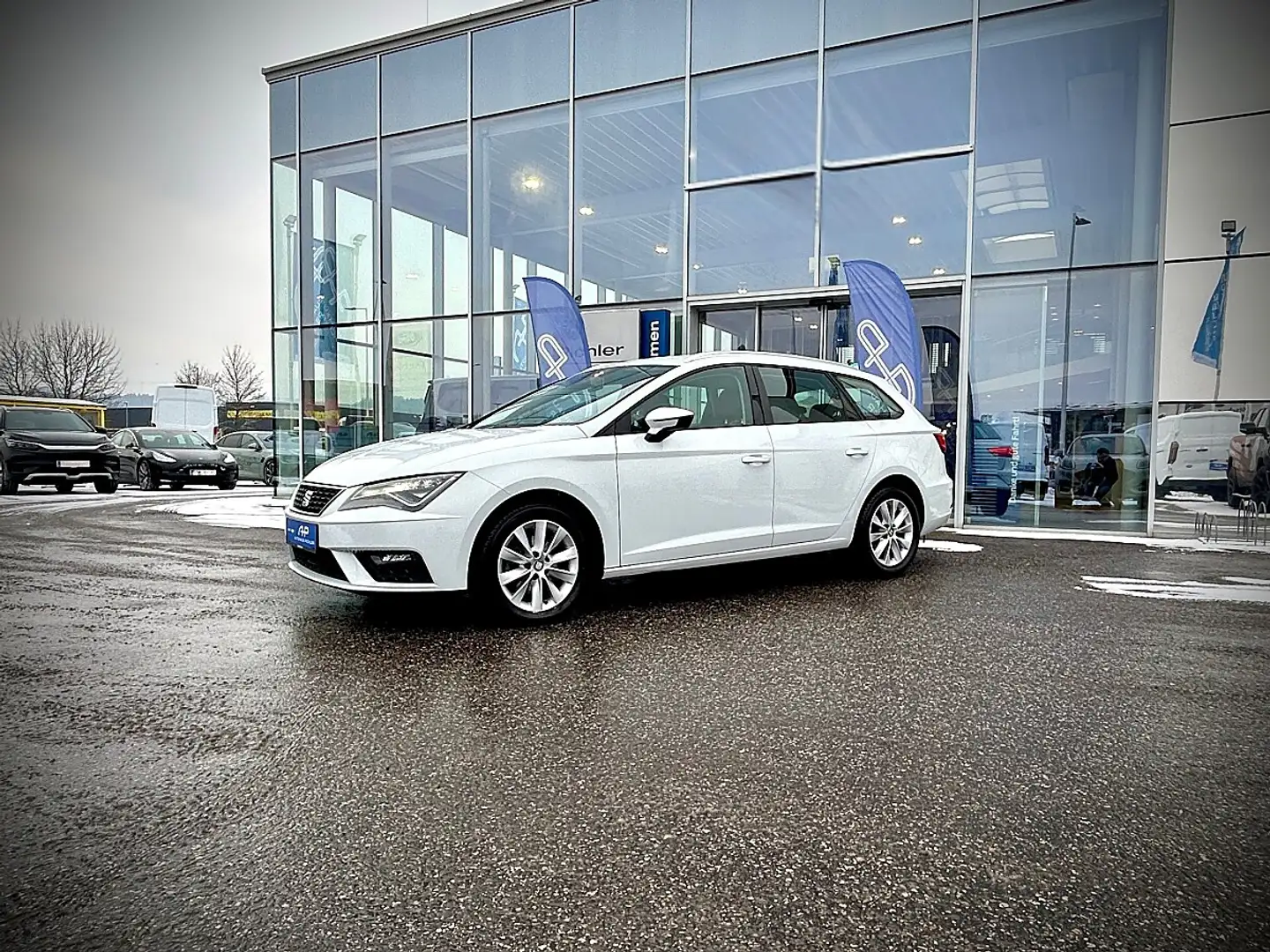 SEAT Leon ST Style 1,6 TDI DSG Start-Stopp PARKSENSOREN/K... Weiß - 2