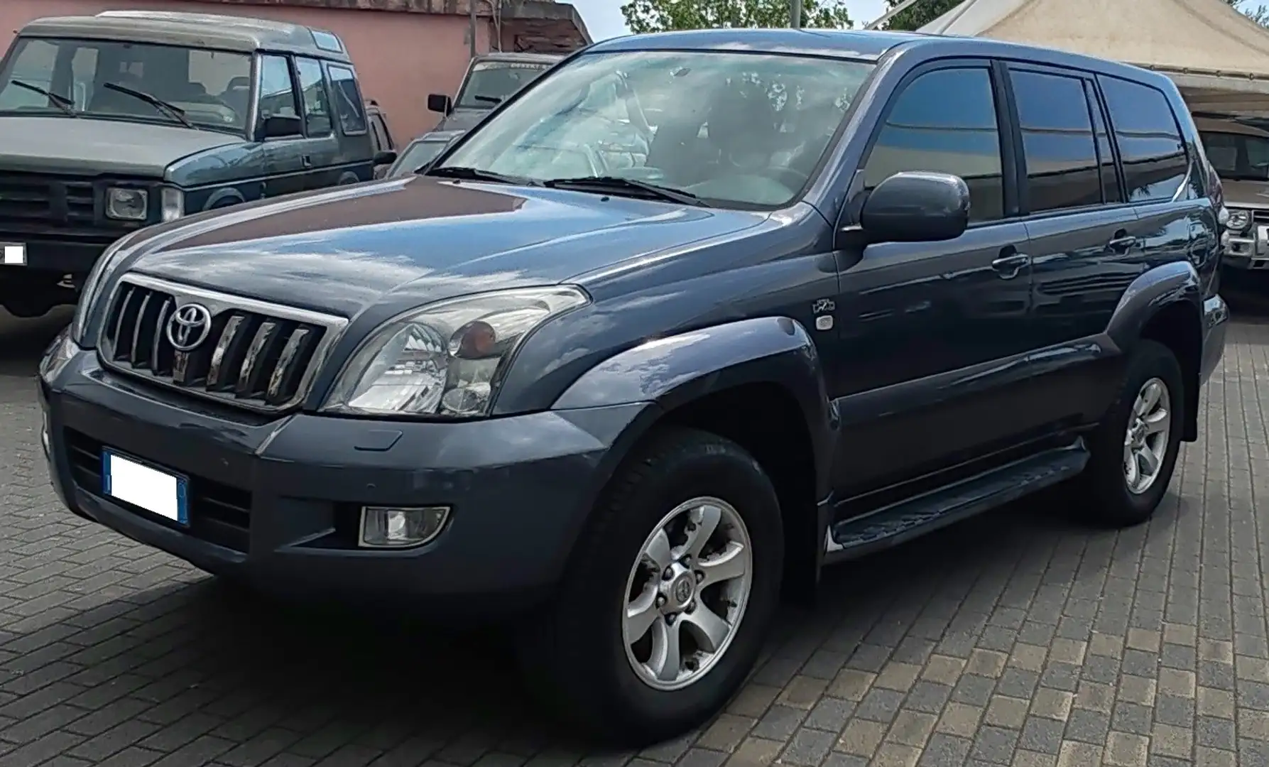 Toyota Land Cruiser Land Cruiser kdj120 Wagon 3.0 d-4d auto my05 Gris - 1