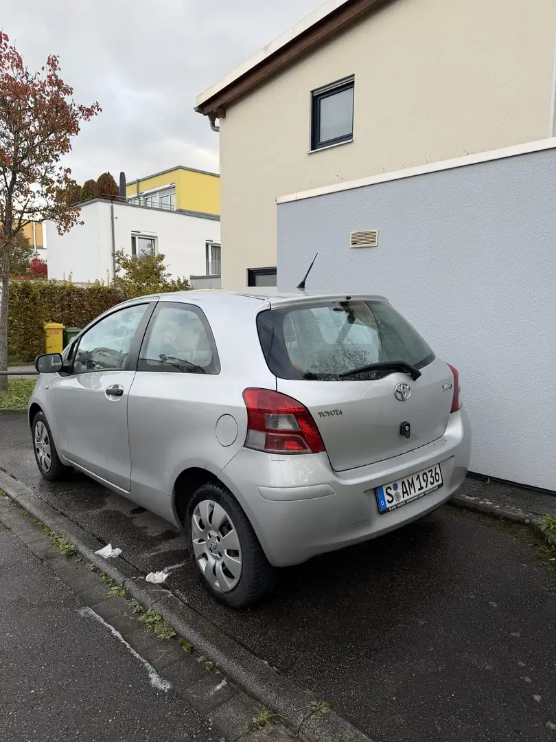 Toyota Yaris 1.0 VVT-i - 2