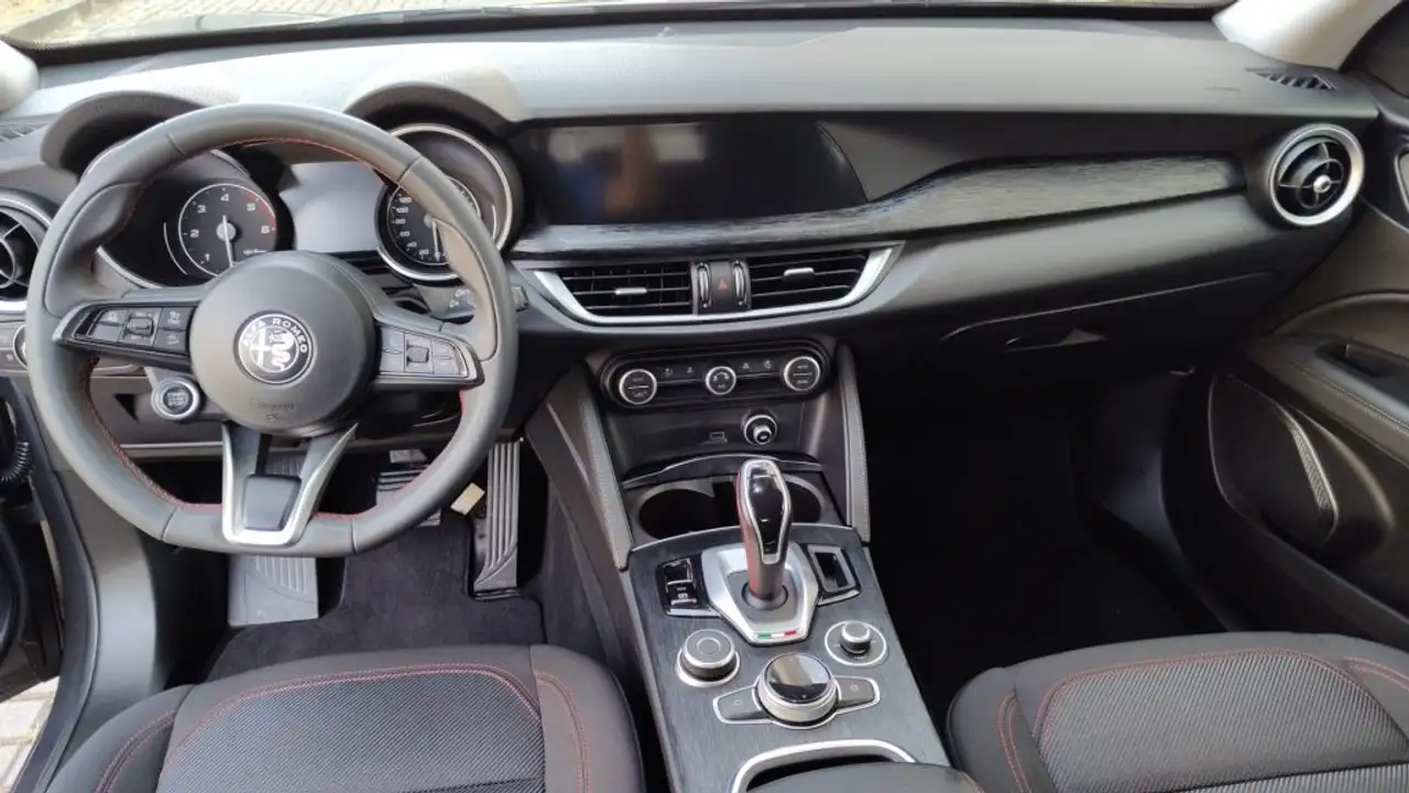 Alfa Romeo Stelvio 2021 — фото 10