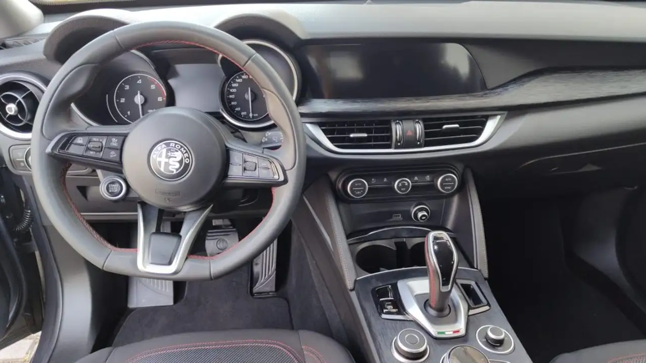 Alfa Romeo Stelvio 2021 — фото 11