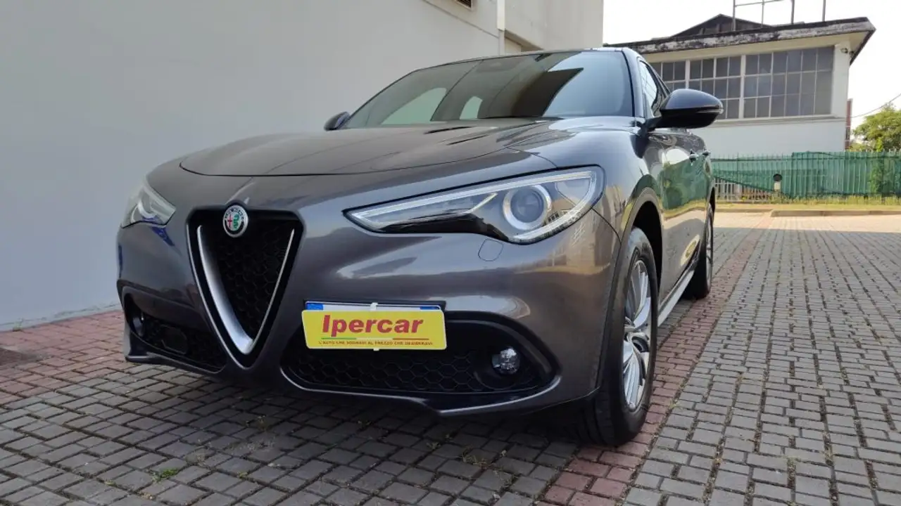 Alfa Romeo Stelvio 2021