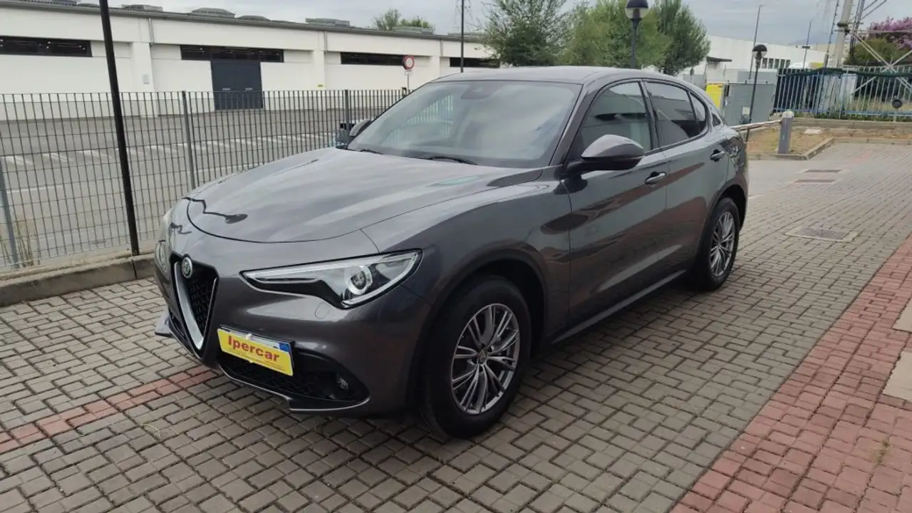 Alfa Romeo Stelvio 2021