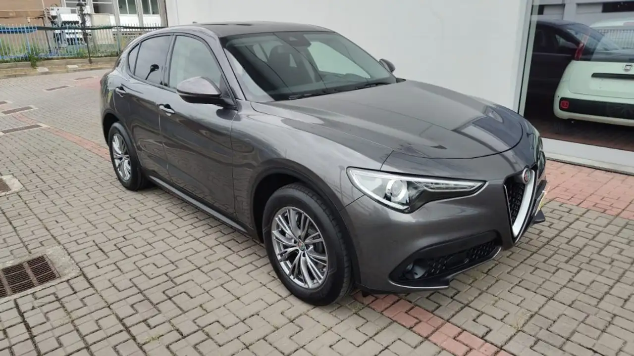 Alfa Romeo Stelvio 2021