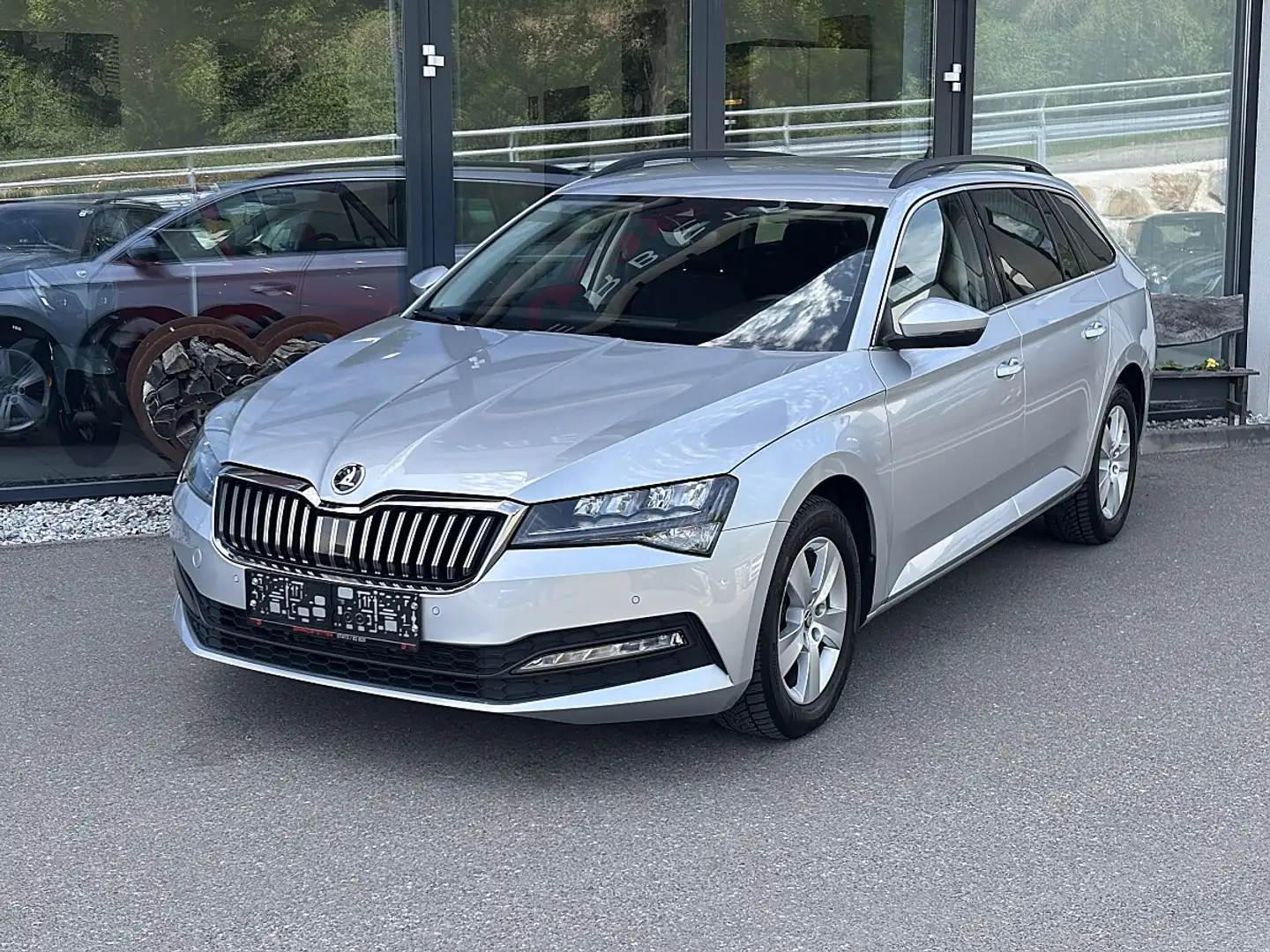 Skoda Superb Kombi 2,0 TDI Ambition DSG Silber - 2