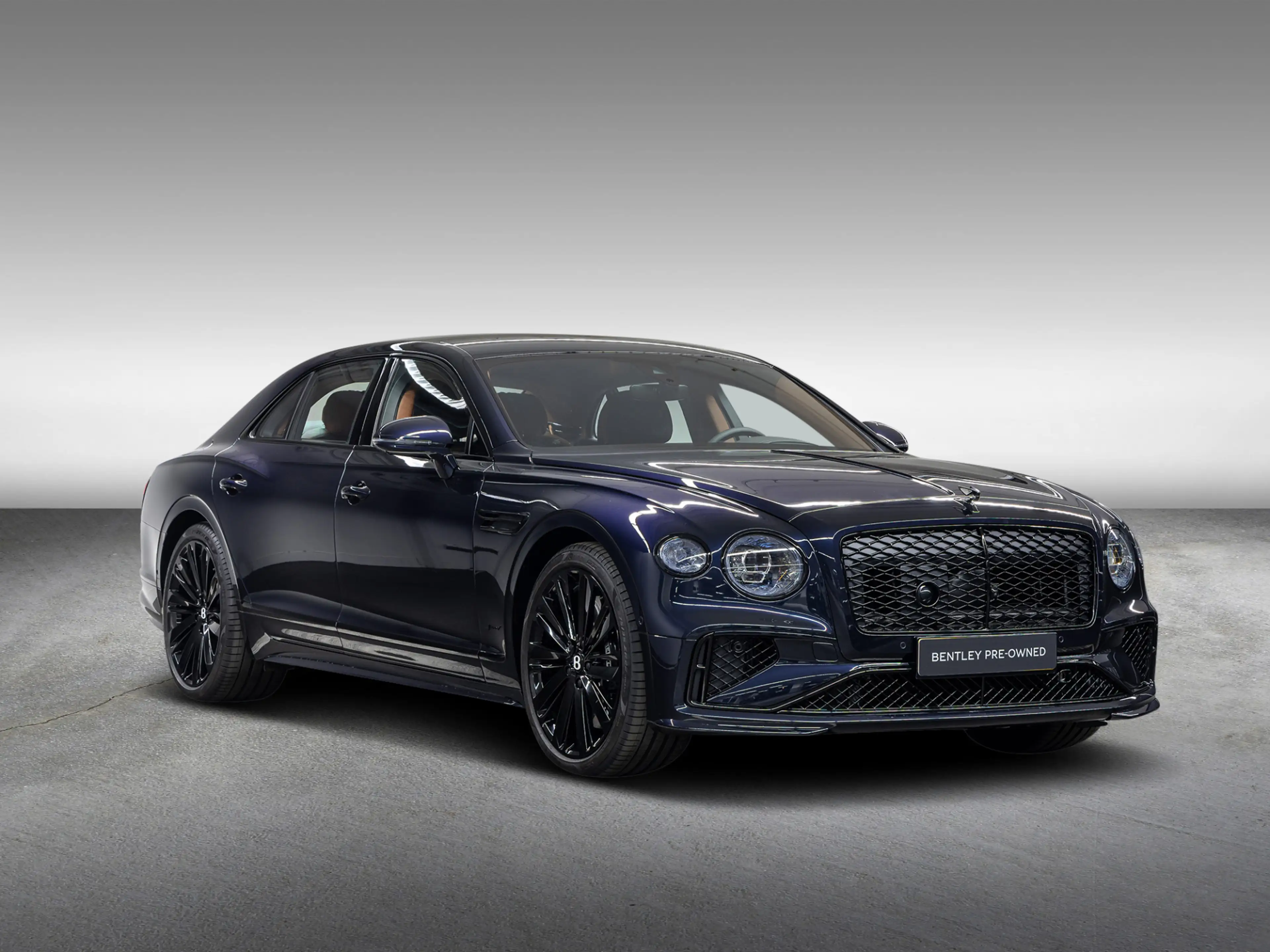 Bentley Flying Spur Speed V8 Hybrid |Black Line|Touring Spec|Rotating — photo 3