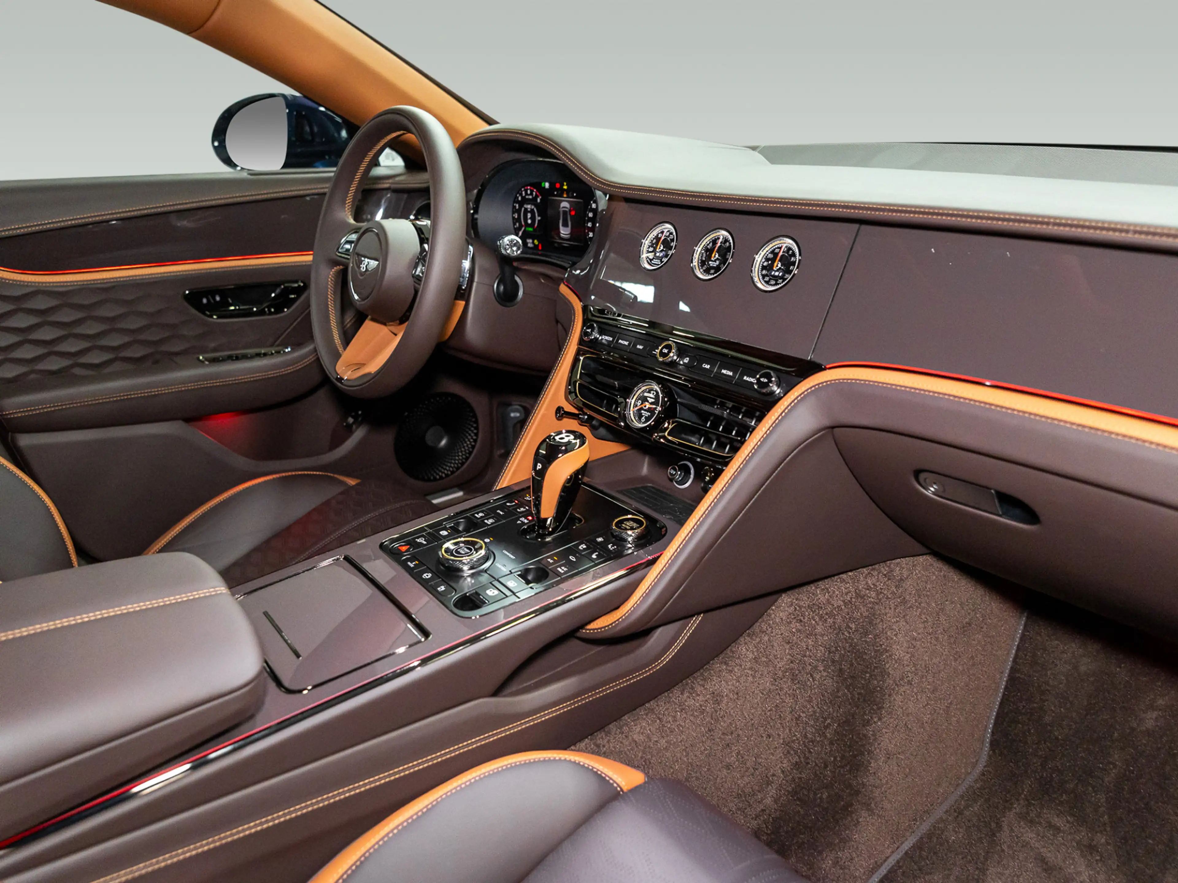 Bentley Flying Spur Speed V8 Hybrid |Black Line|Touring Spec|Rotating — photo 13