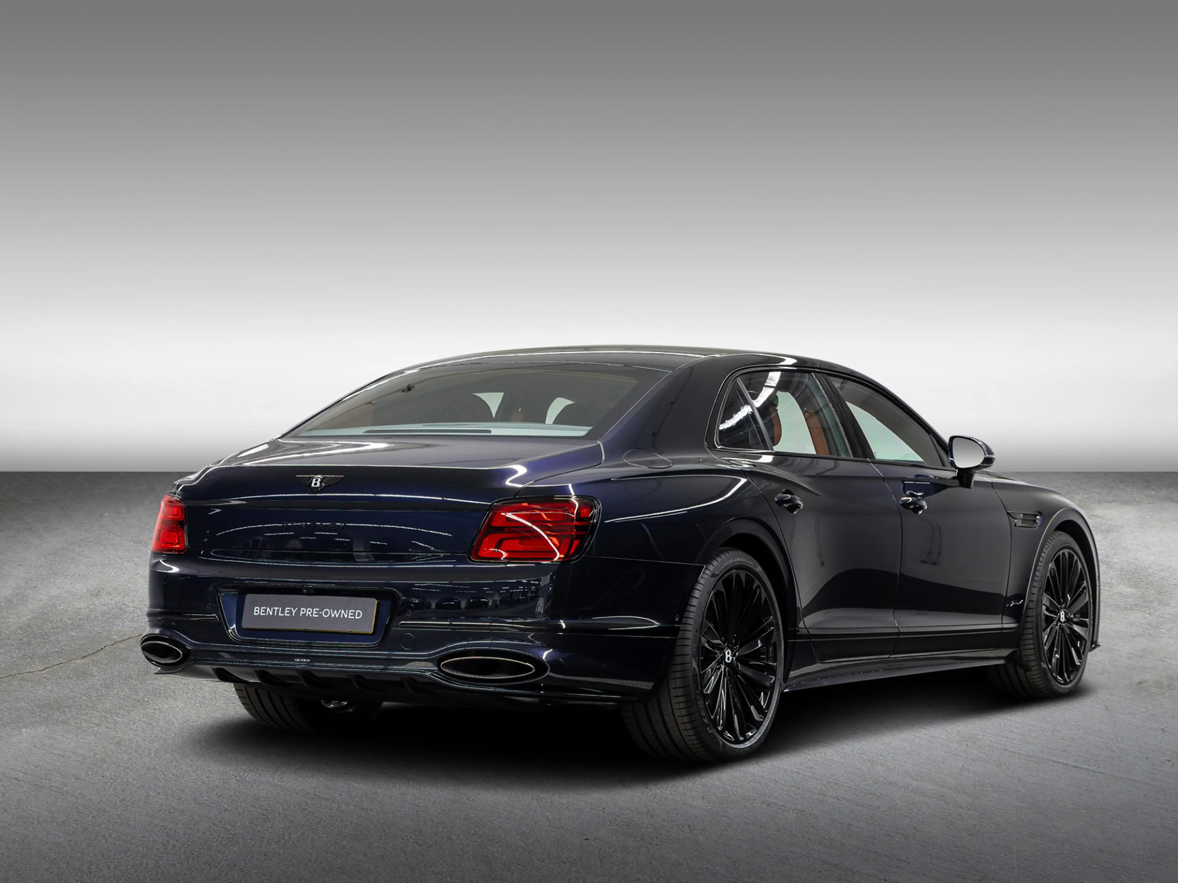 Bentley Flying Spur Speed V8 Hybrid |Black Line|Touring Spec|Rotating — photo 4