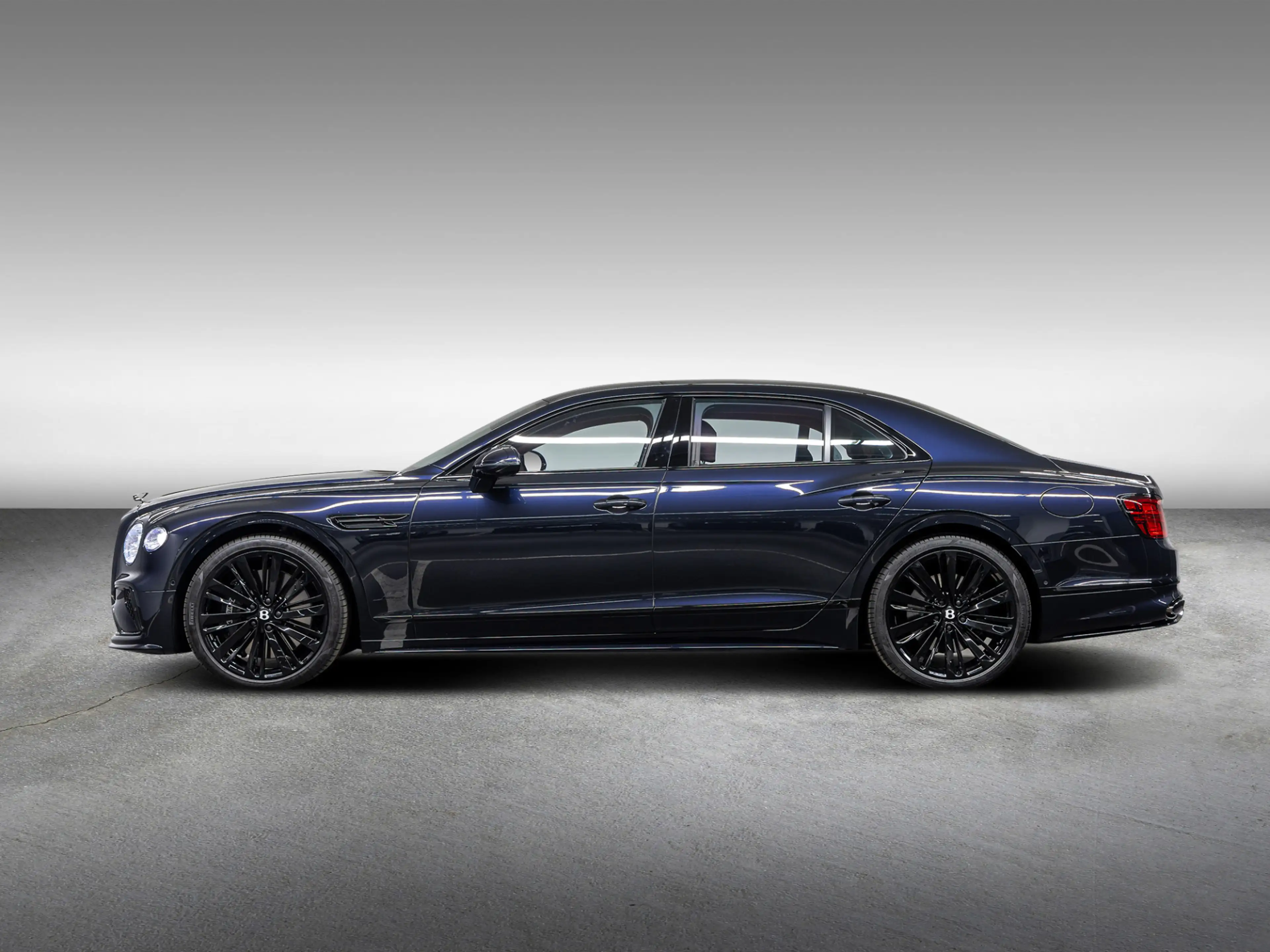 Bentley Flying Spur Speed V8 Hybrid |Black Line|Touring Spec|Rotating — photo 7