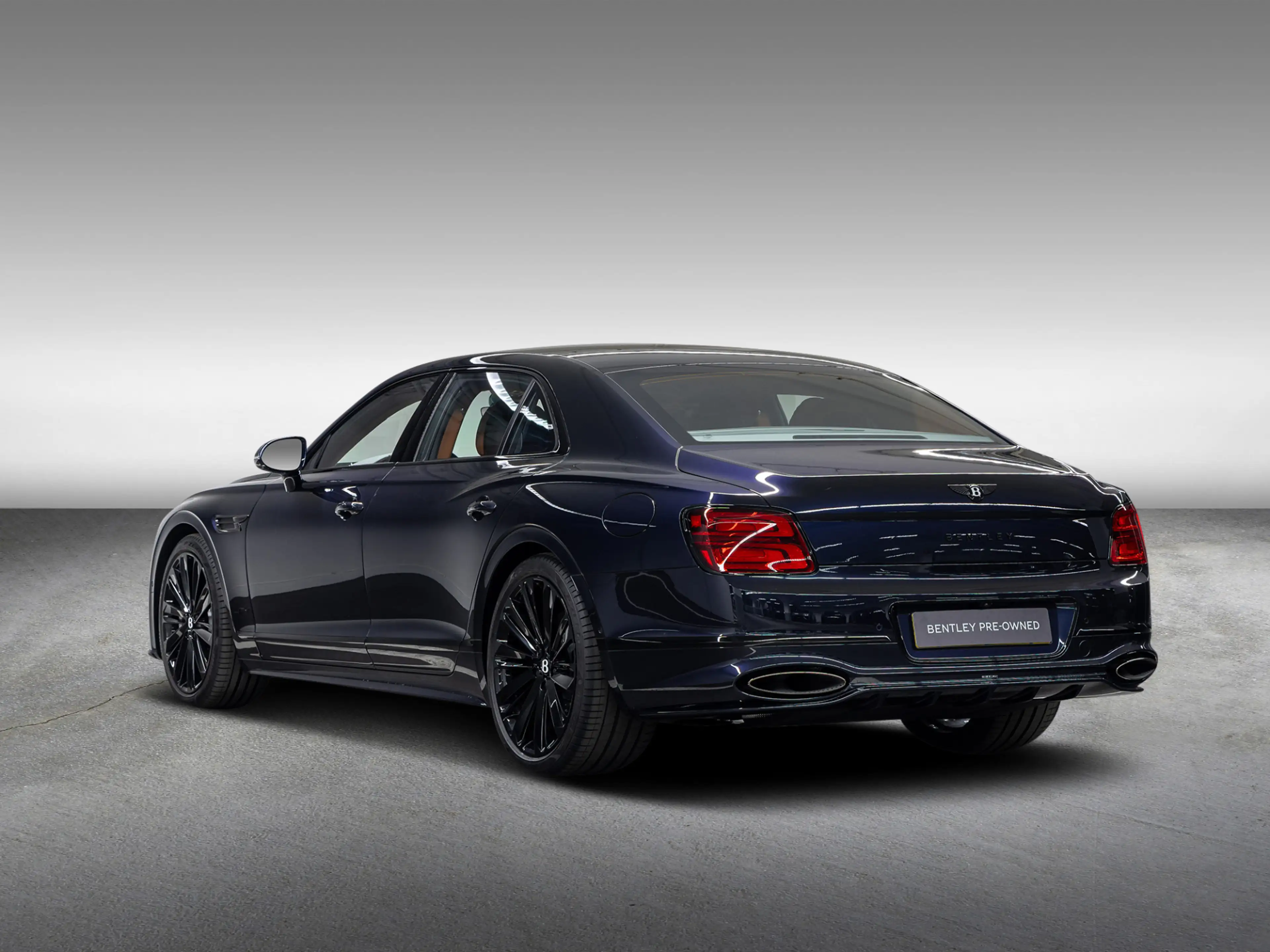 Bentley Flying Spur Speed V8 Hybrid |Black Line|Touring Spec|Rotating — photo 6