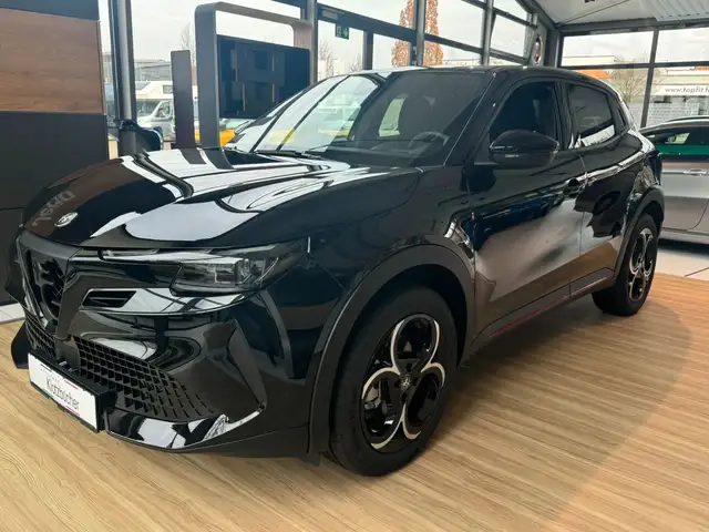 Alfa Romeo Junior Ibrida 1.2 VGT 48V-Hybrid 100 kW Speciale