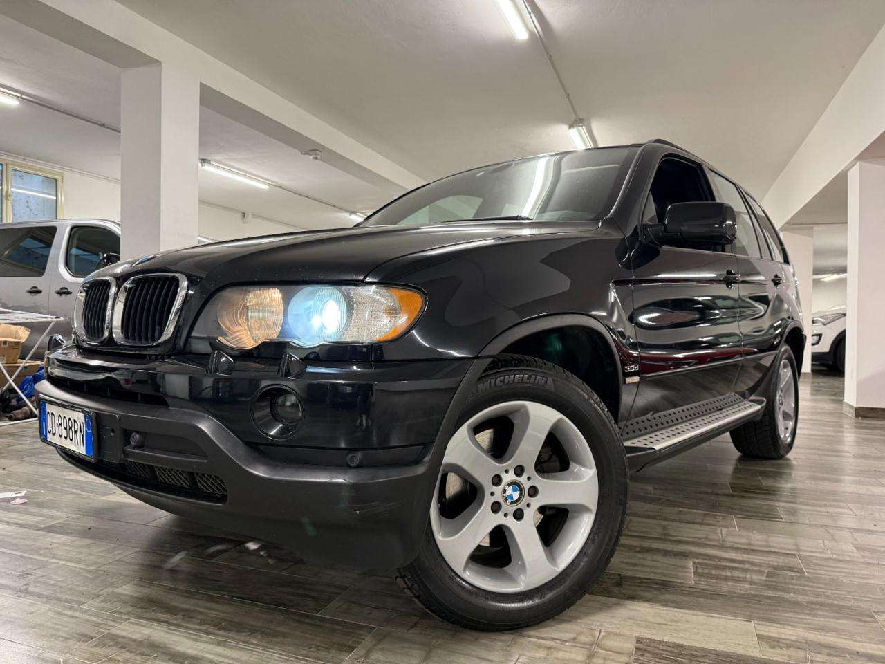 BMW X5 3.0d cat - SEDILI RISCALDATI- TETTO - 2 SET CERCHI