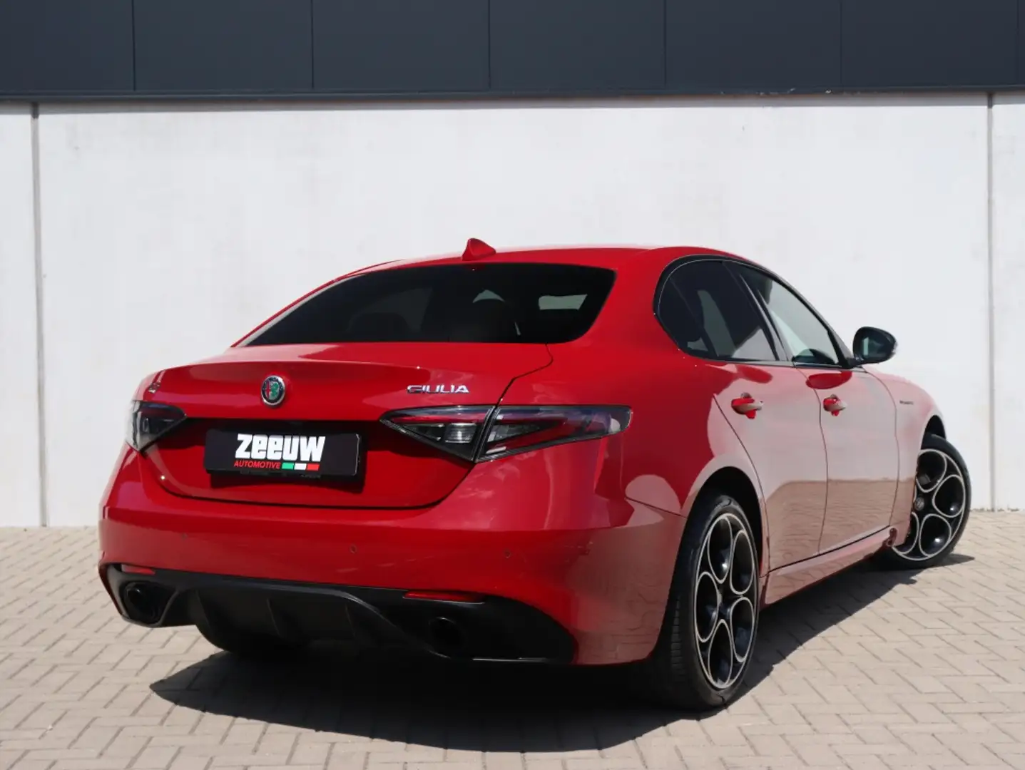 Alfa Romeo Giulia 2.0 Turbo 280 PK Competizione Q4 AWD | Harman | Ve Rood - 2