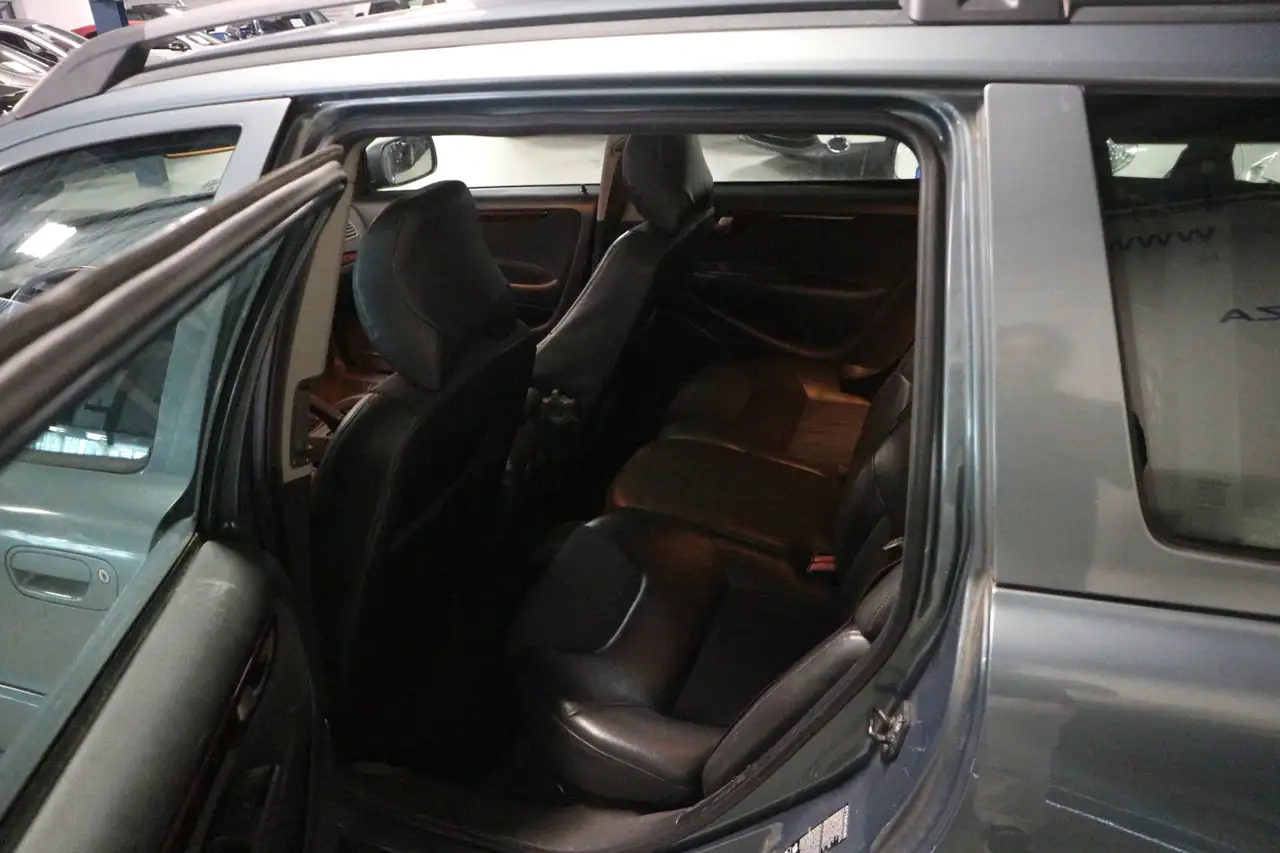 Volvo V70 Cross Country 2.4 T Prestige Line 1E EIGENAAR/ PAN, foto 4