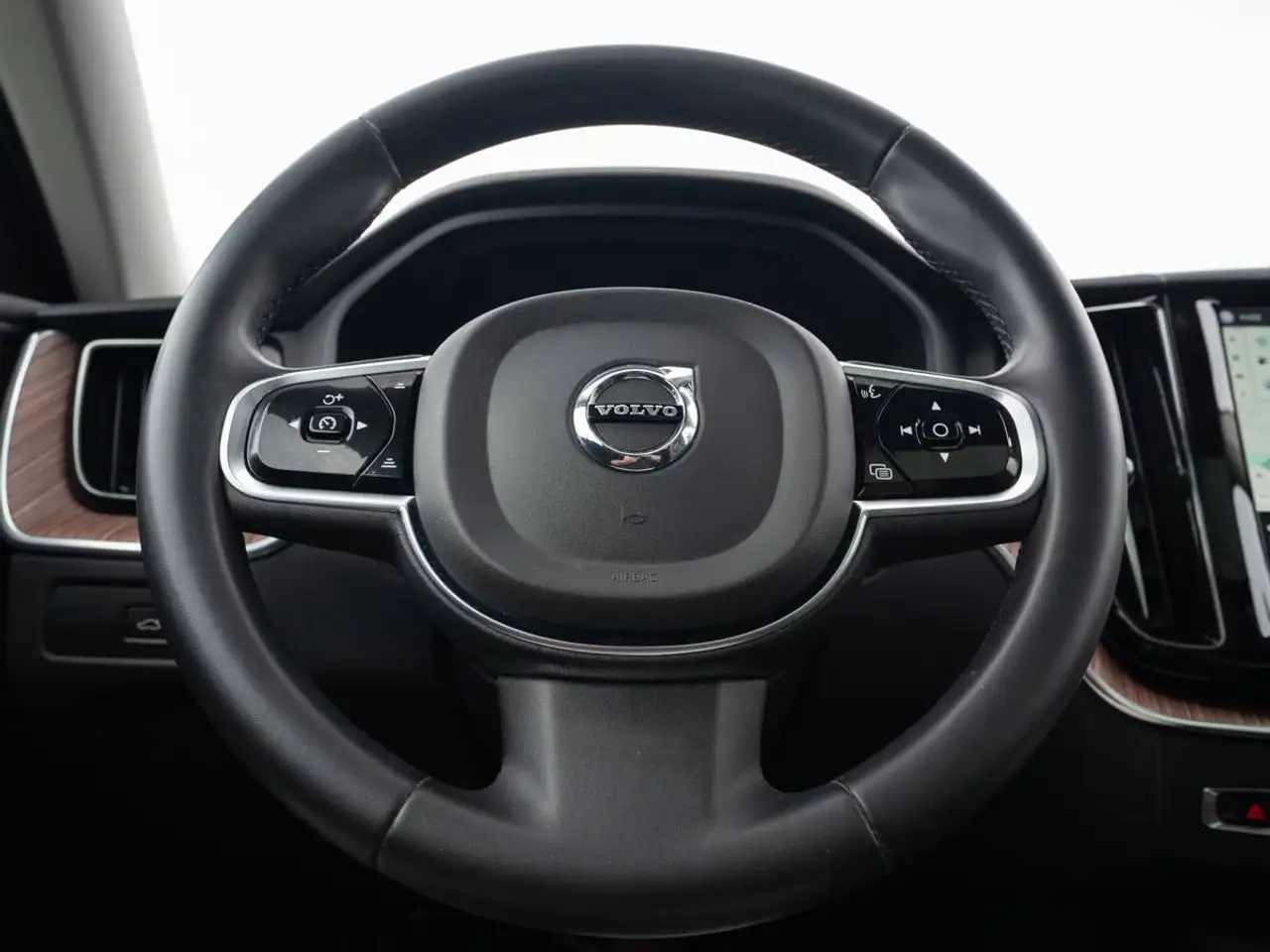 Volvo XC60 снимка Volvo XC60