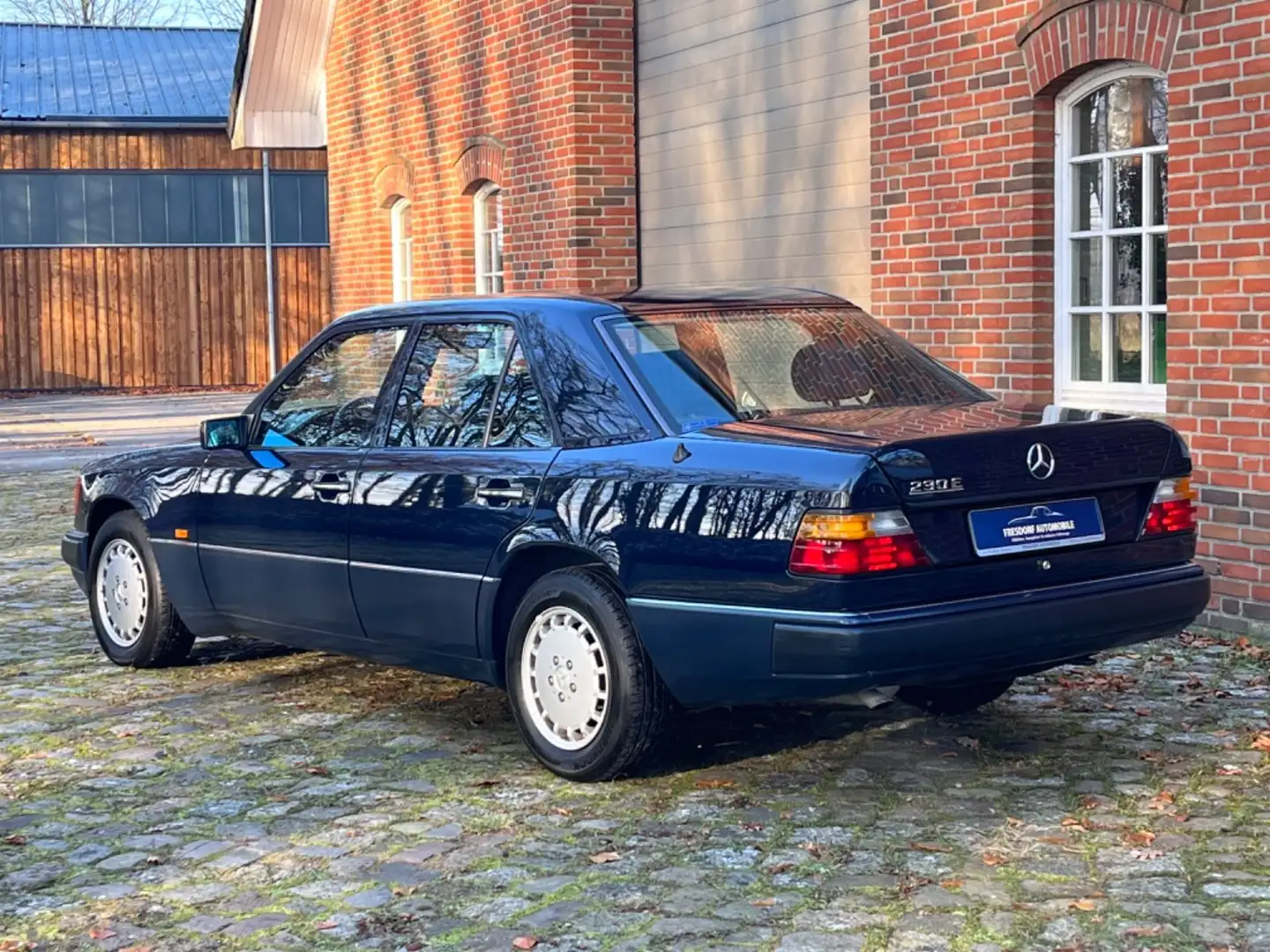 Mercedes-Benz 230 E W124 mit Klima, rostfrei, nur 36.000 Km!!! Bleu - 2