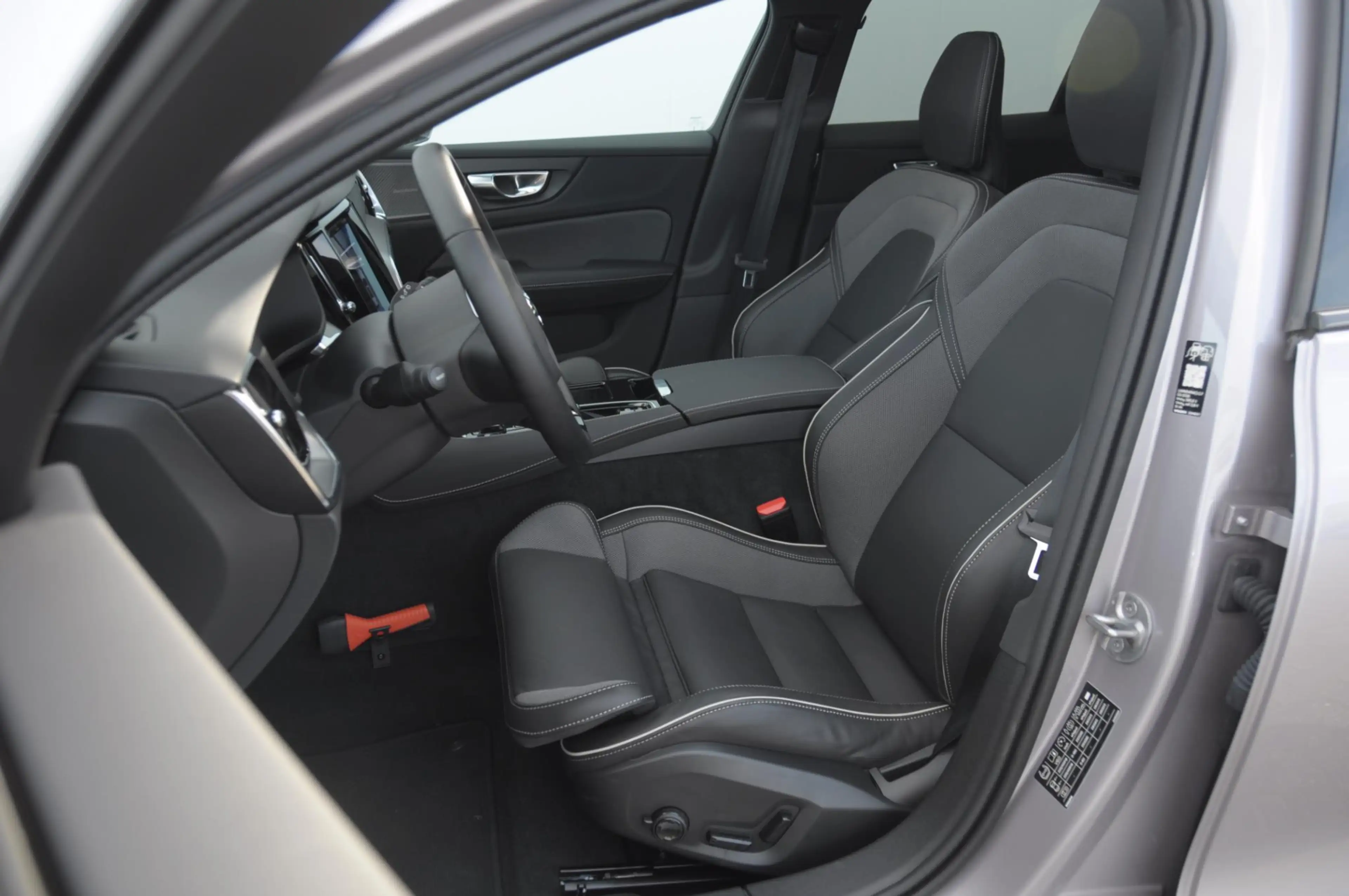 Volvo V60 T8 455PK Automaat Plug-in hybrid AWD Plus Dark Tre — photo 10