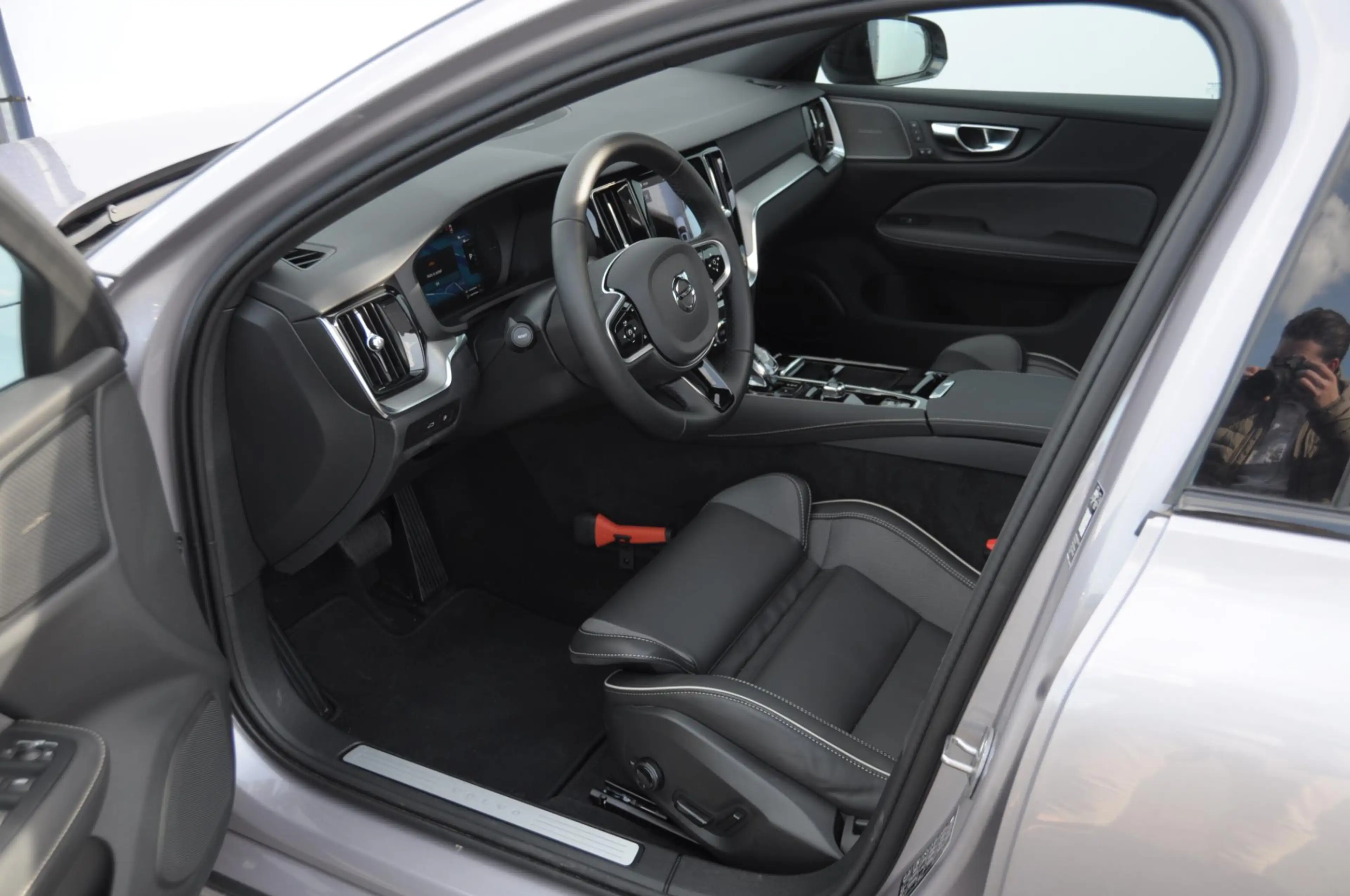 Volvo V60 T8 455PK Automaat Plug-in hybrid AWD Plus Dark Tre — photo 9