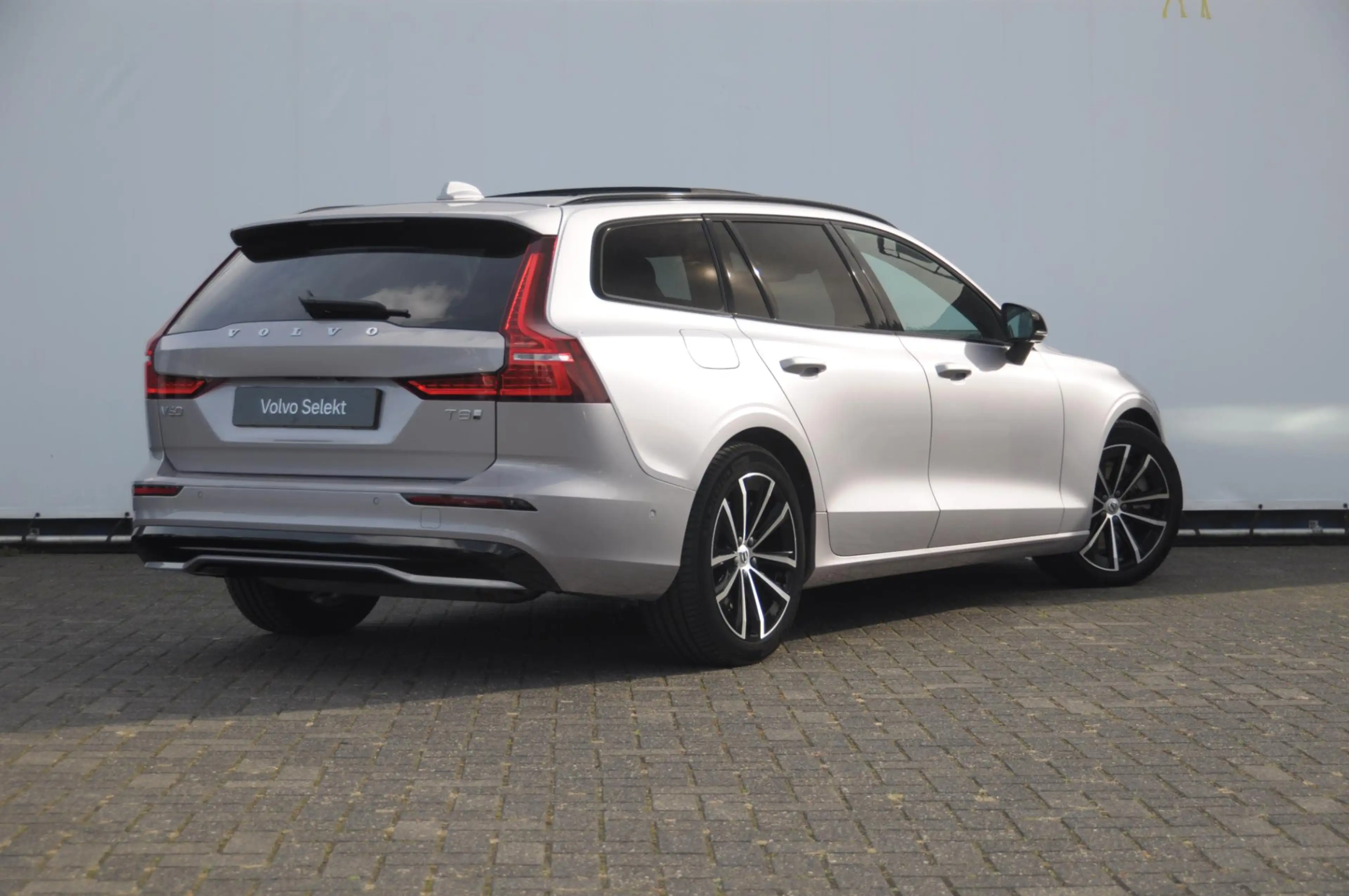 Volvo V60 T8 455PK Automaat Plug-in hybrid AWD Plus Dark Tre — photo 7