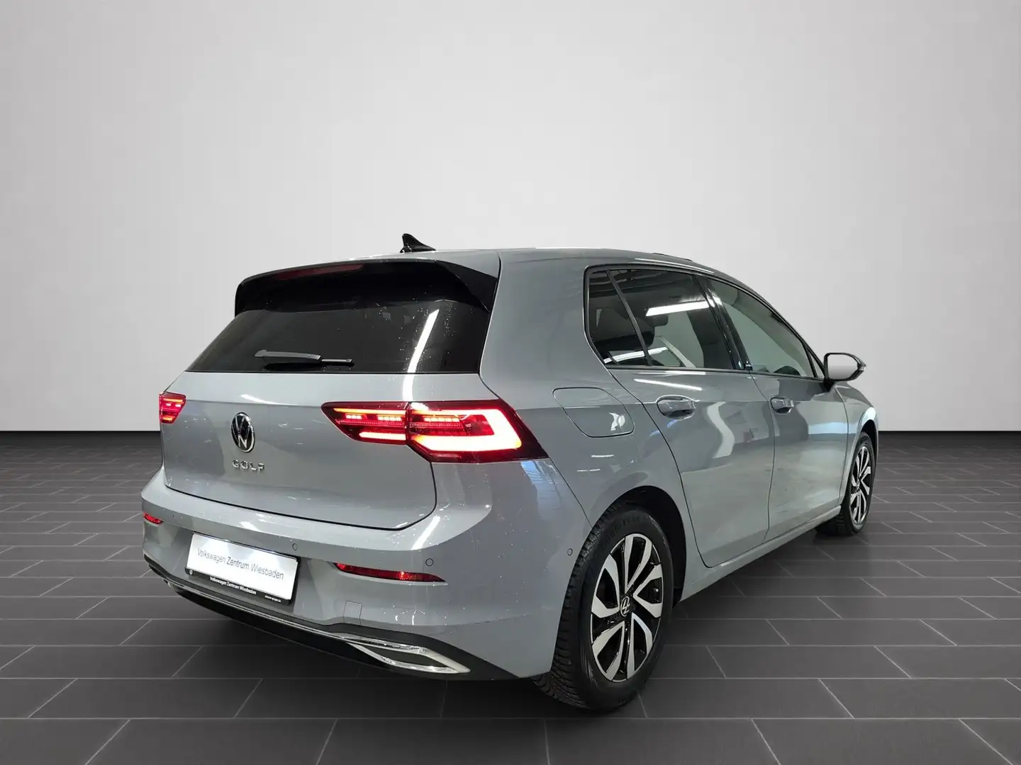 Volkswagen Golf VIII 2.0 TDI DSG ACTIVE, Navi, Sitzh., HUD, Grau - 2