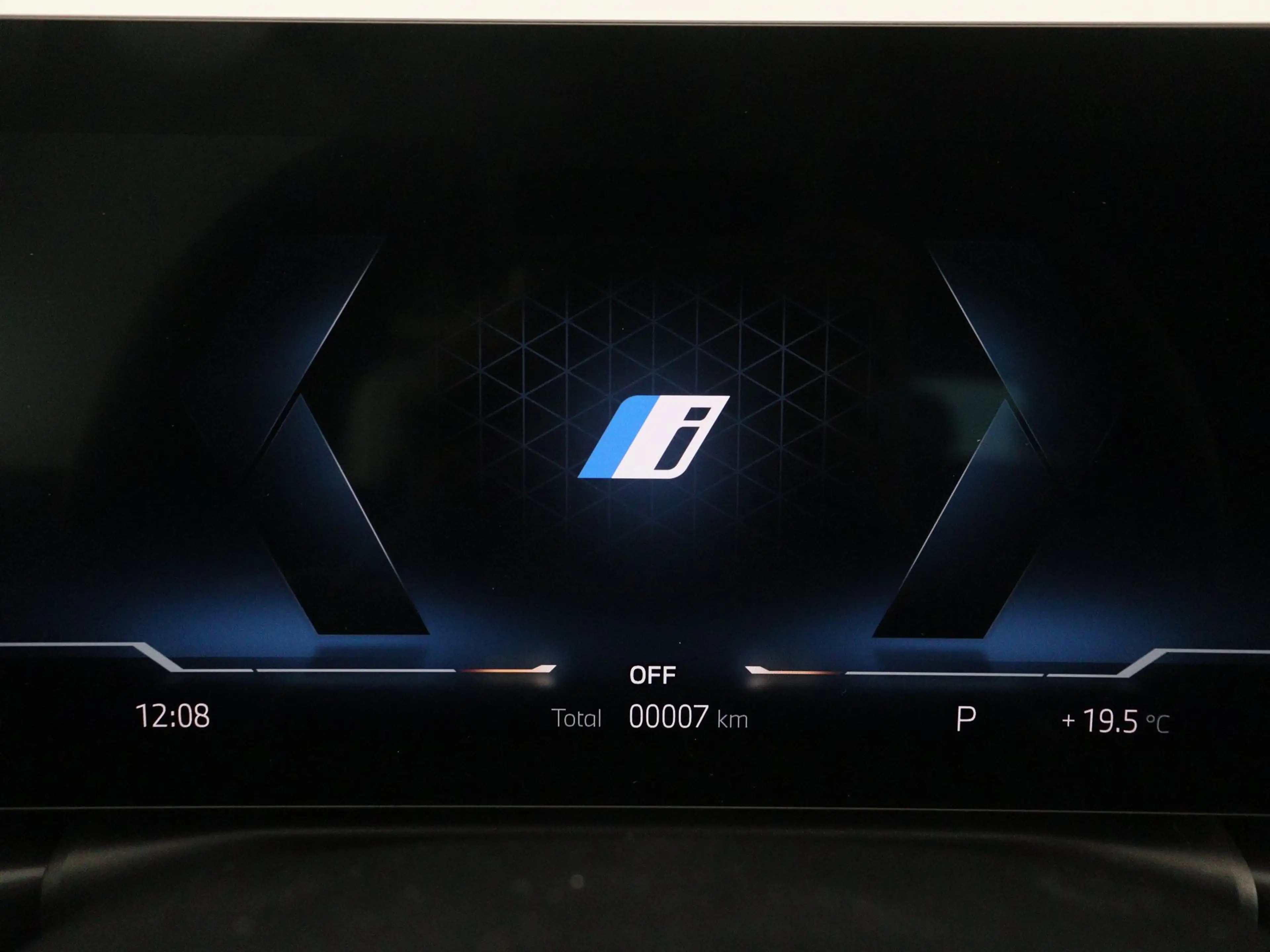 BMW i4 eDrive35 M Sport Edition 70 kWh — photo 15
