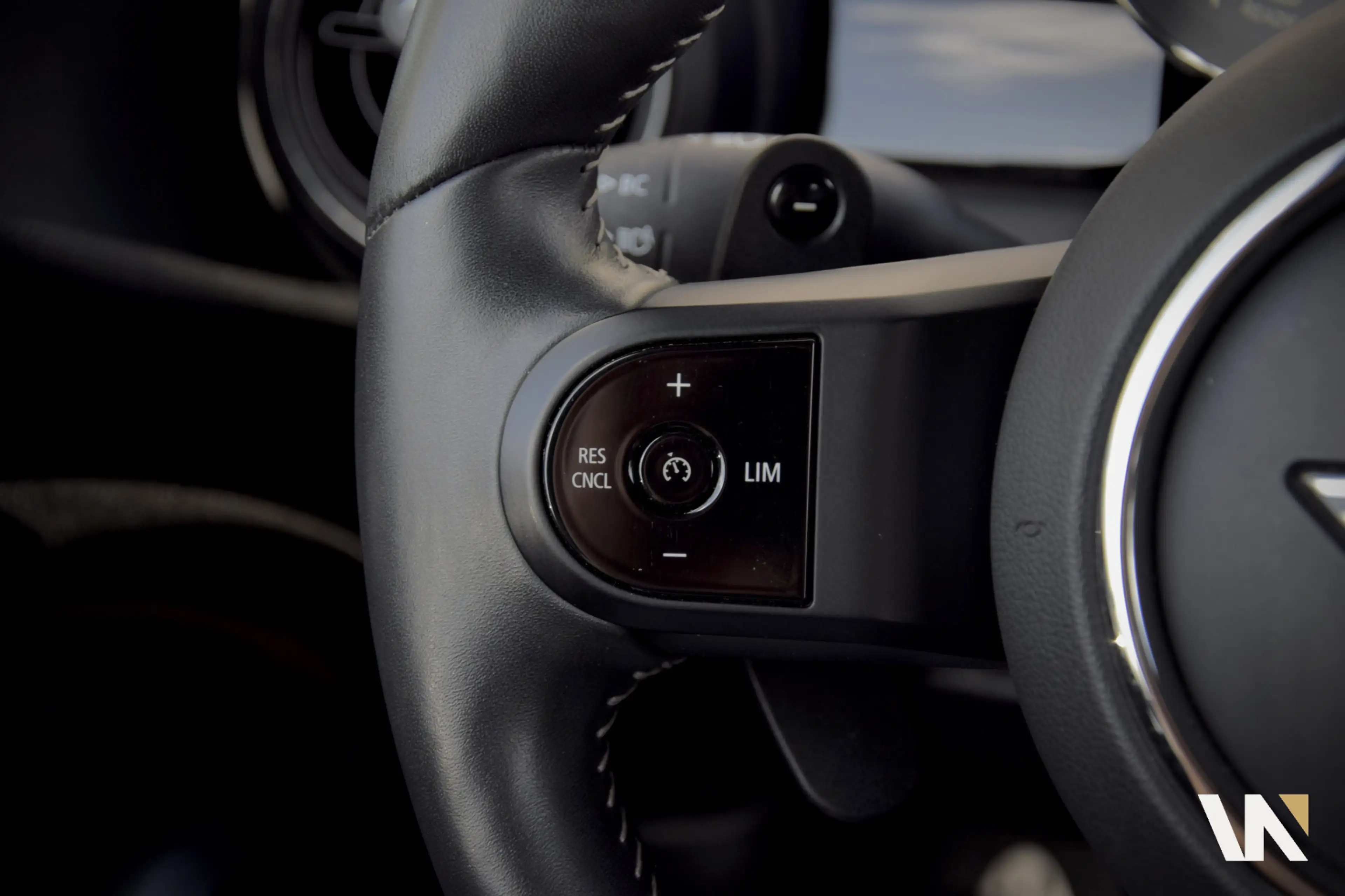 MINI Cooper S Cabrio 2.0 John Cooper Works | Harman Kardon | Head-Up | — photo 36