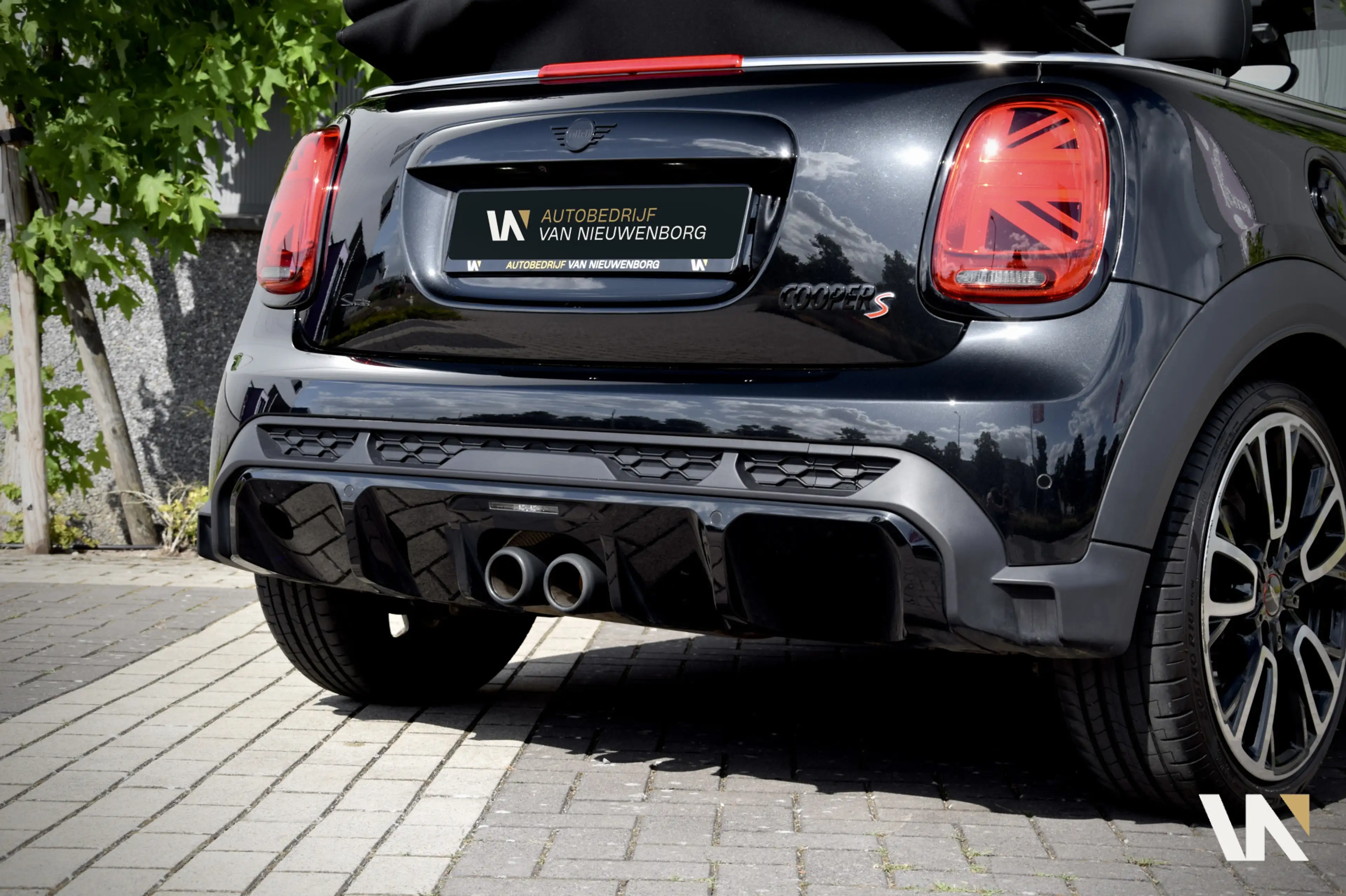 MINI Cooper S Cabrio 2.0 John Cooper Works | Harman Kardon | Head-Up | — photo 33