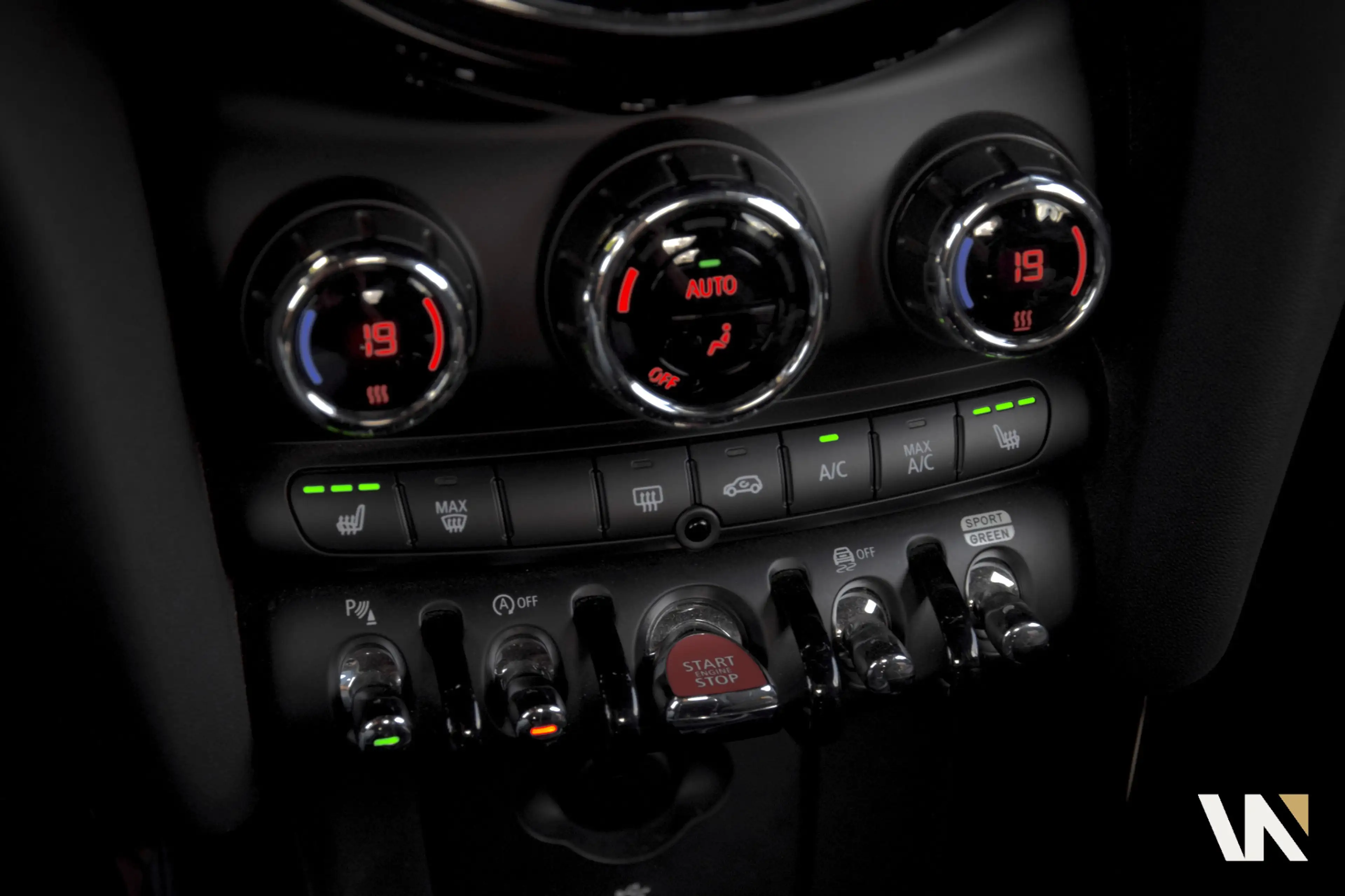MINI Cooper S Cabrio 2.0 John Cooper Works | Harman Kardon | Head-Up | — photo 40