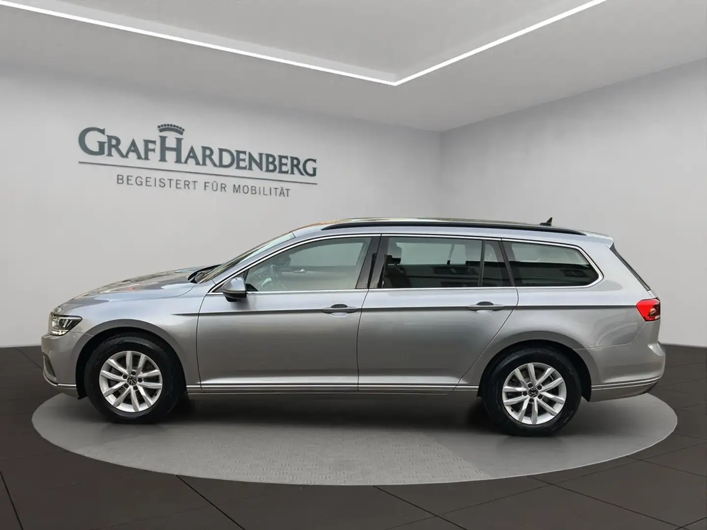 Volkswagen Passat Variant Business TDI Navi LED Silber - 2